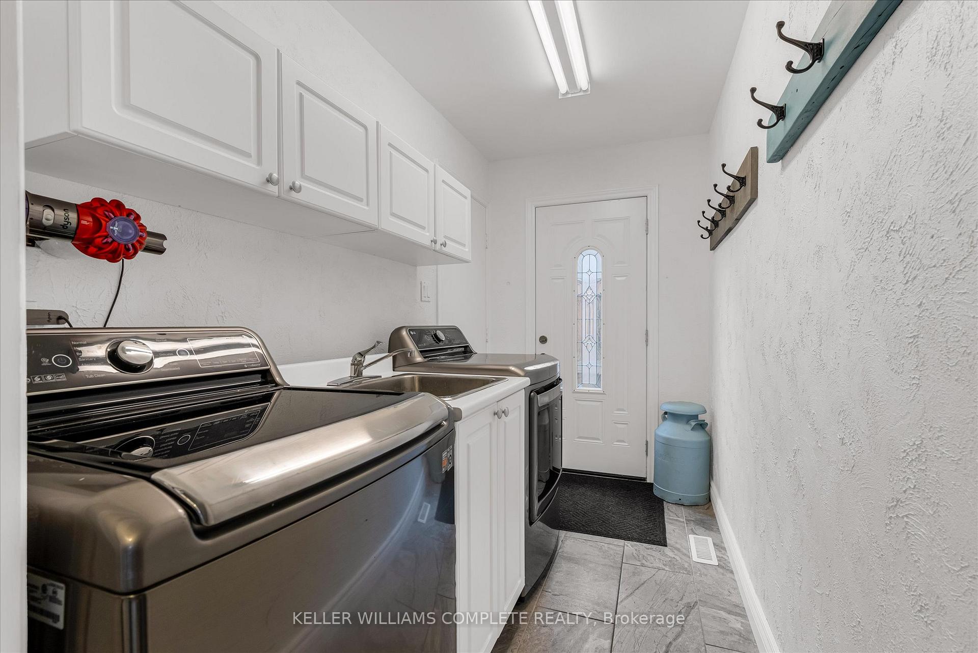 Photo 16 of 456 Acadia Drive, Hamilton, Butler — HOMEH