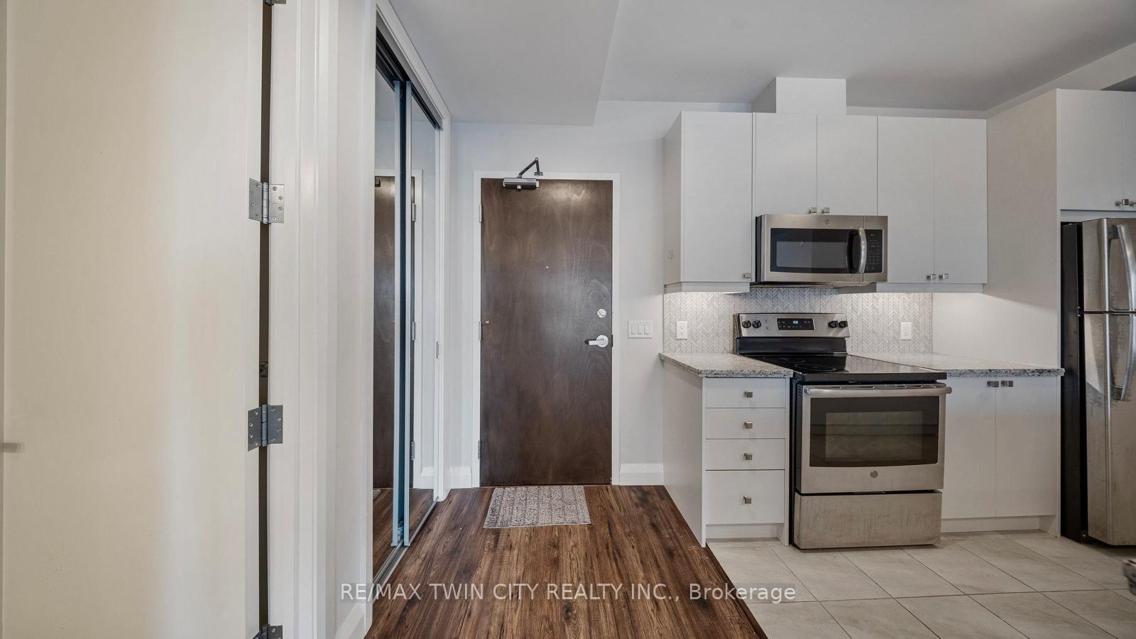 Photo 9 of Unit 520, 118 King St E, Hamilton, Beasley — HOMEH
