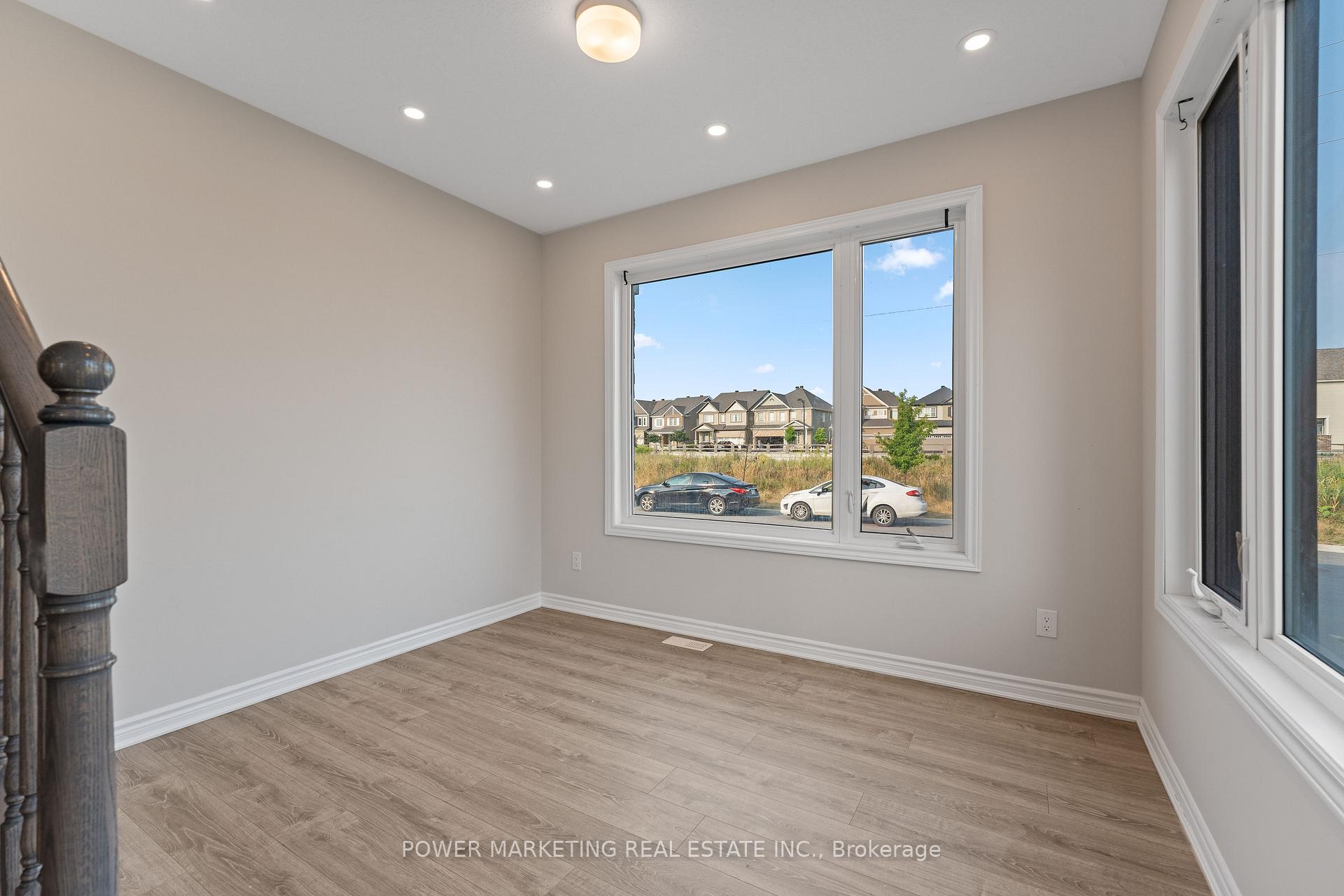 Photo 7 of 701 Megrez Way, Ottawa, Barrhaven - Half Moon Bay — HOMEH