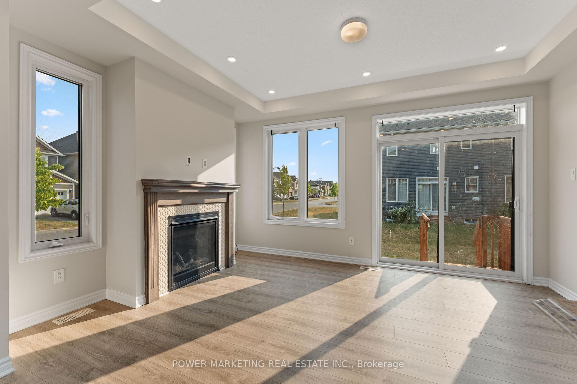 Photo 9 of 701 Megrez Way, Ottawa, Barrhaven - Half Moon Bay — HOMEH