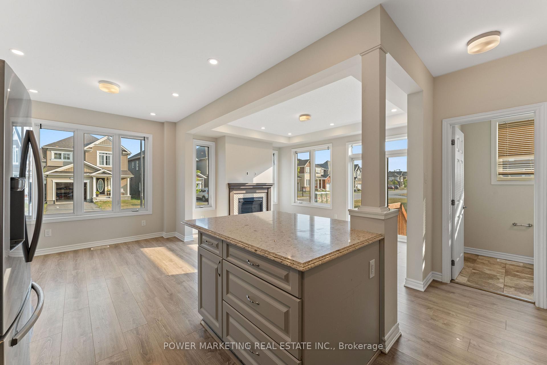 Photo 15 of 701 Megrez Way, Ottawa, Barrhaven - Half Moon Bay — HOMEH
