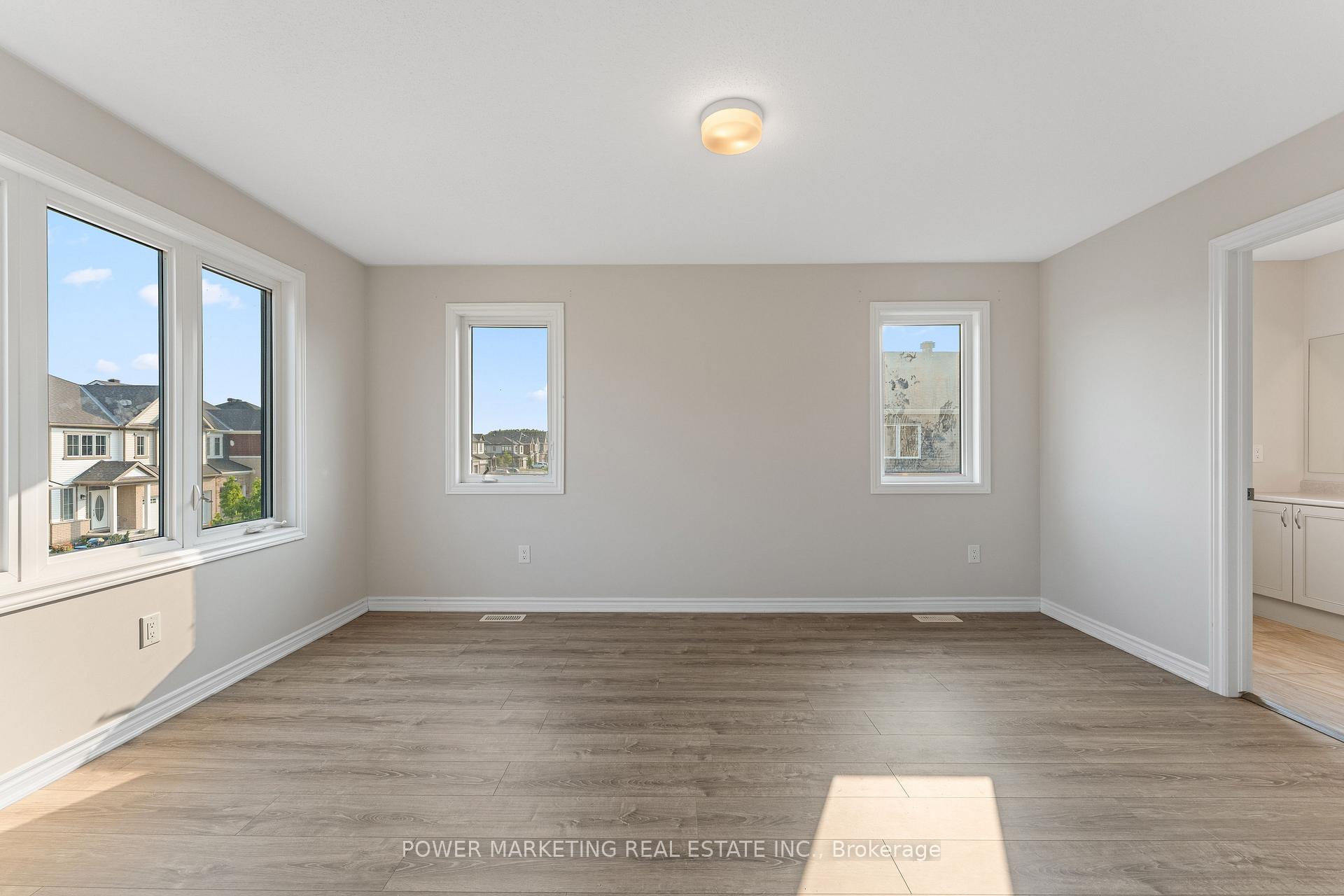 Photo 13 of 701 Megrez Way, Ottawa, Barrhaven - Half Moon Bay — HOMEH