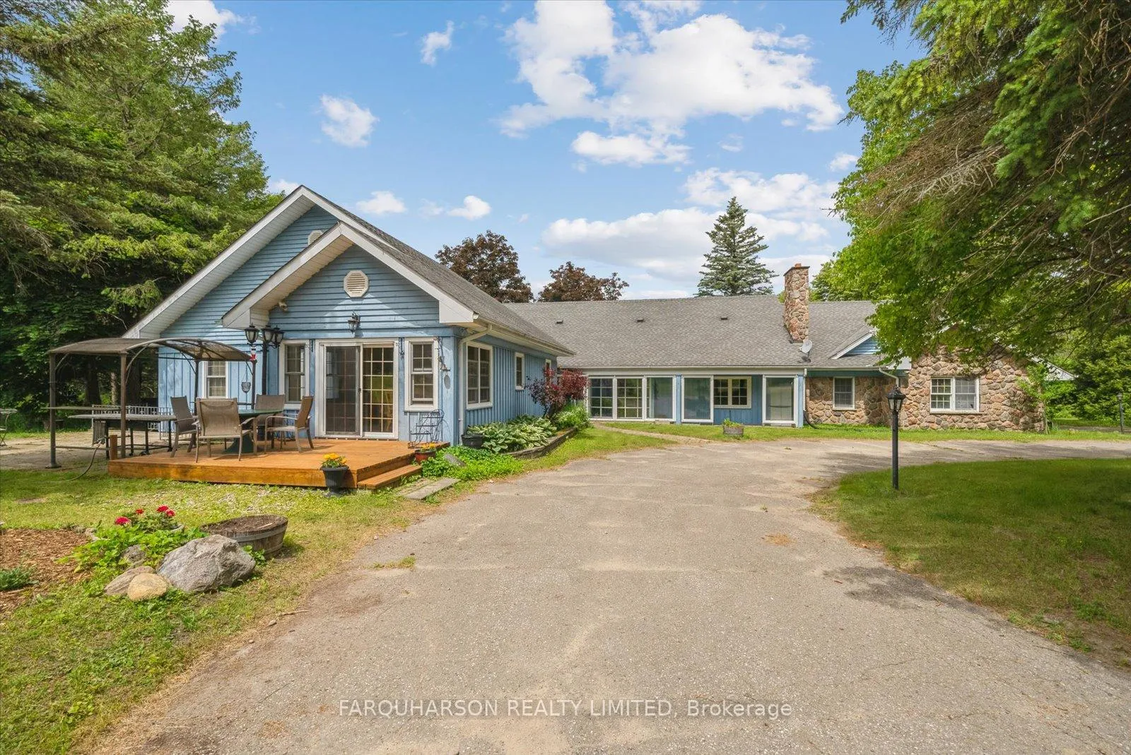 Photo 4 of 360 Ashworth Road, Uxbridge, Rural Uxbridge — HOMEH