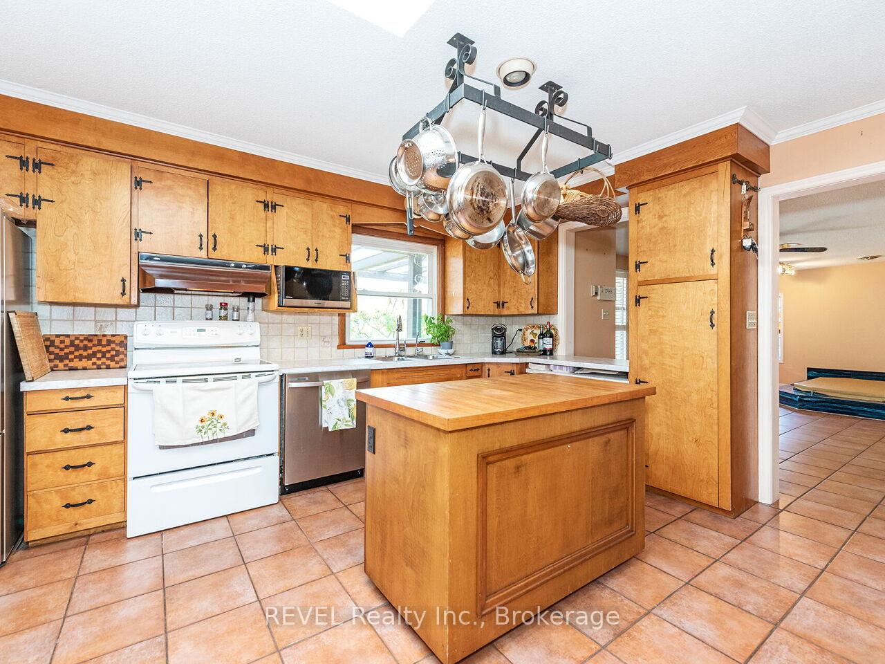 Photo 16 of 341 Robina Road, Hamilton, Ancaster — HOMEH