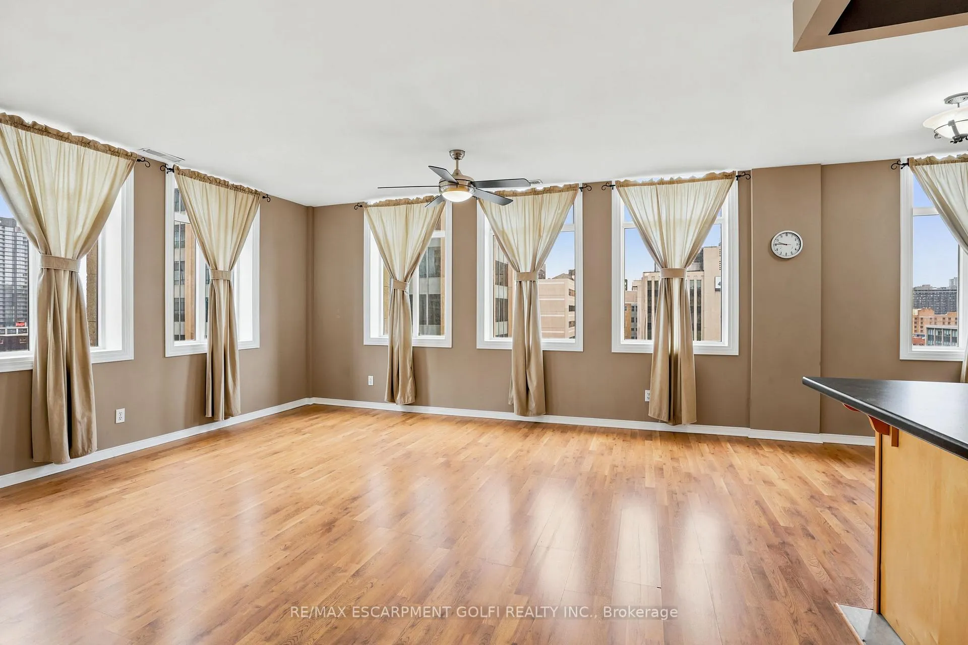 Photo 9 of Unit 902, 36 James St S, Hamilton, Central — HOMEH