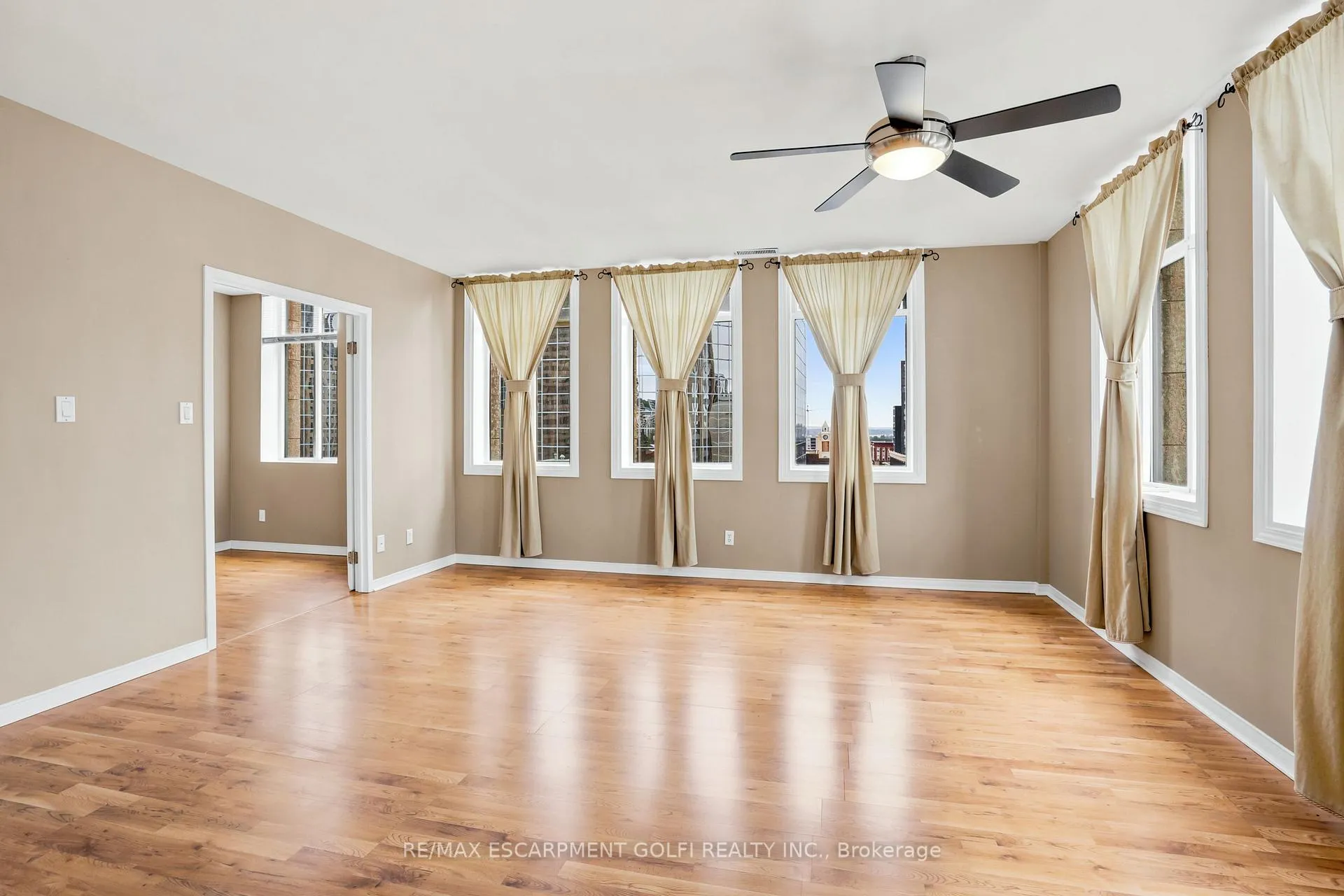 Photo 10 of Unit 902, 36 James St S, Hamilton, Central — HOMEH