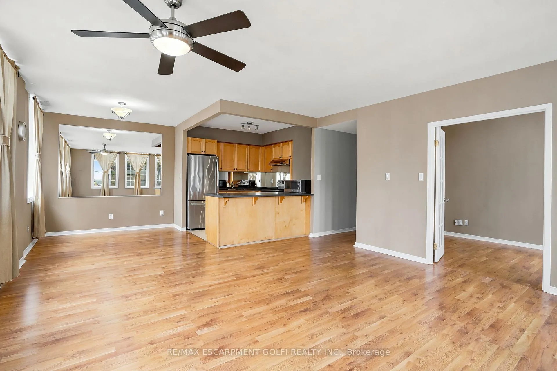 Photo 11 of Unit 902, 36 James St S, Hamilton, Central — HOMEH
