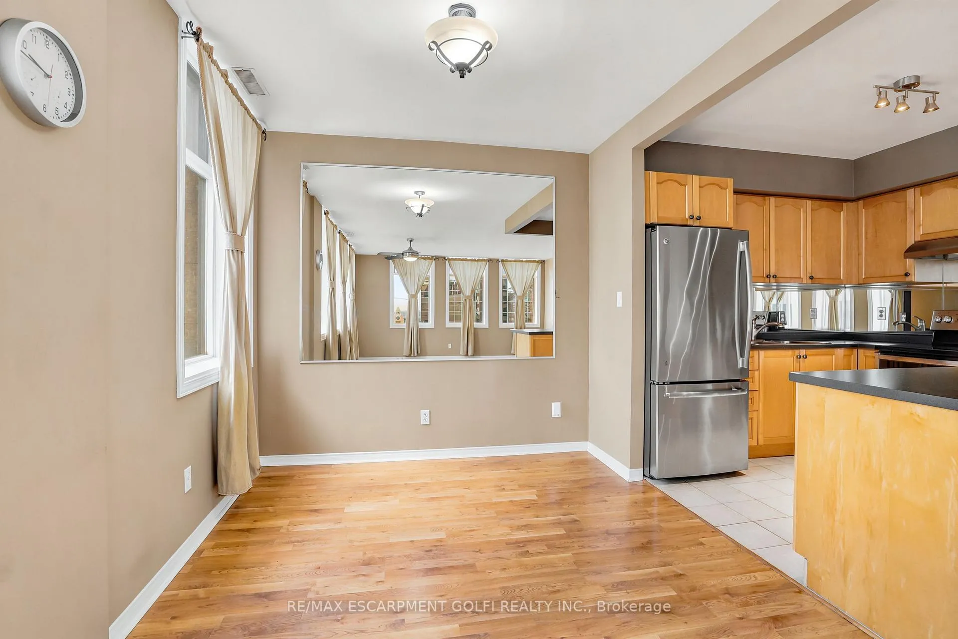 Photo 15 of Unit 902, 36 James St S, Hamilton, Central — HOMEH