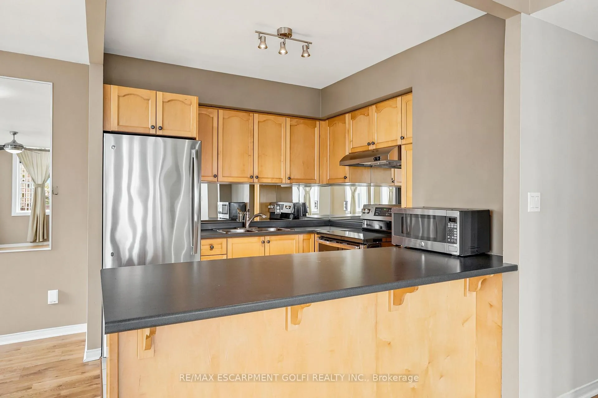Photo 20 of Unit 902, 36 James St S, Hamilton, Central — HOMEH