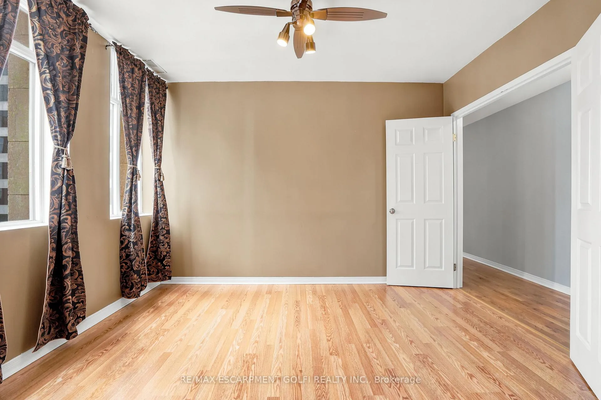 Photo 25 of Unit 902, 36 James St S, Hamilton, Central — HOMEH