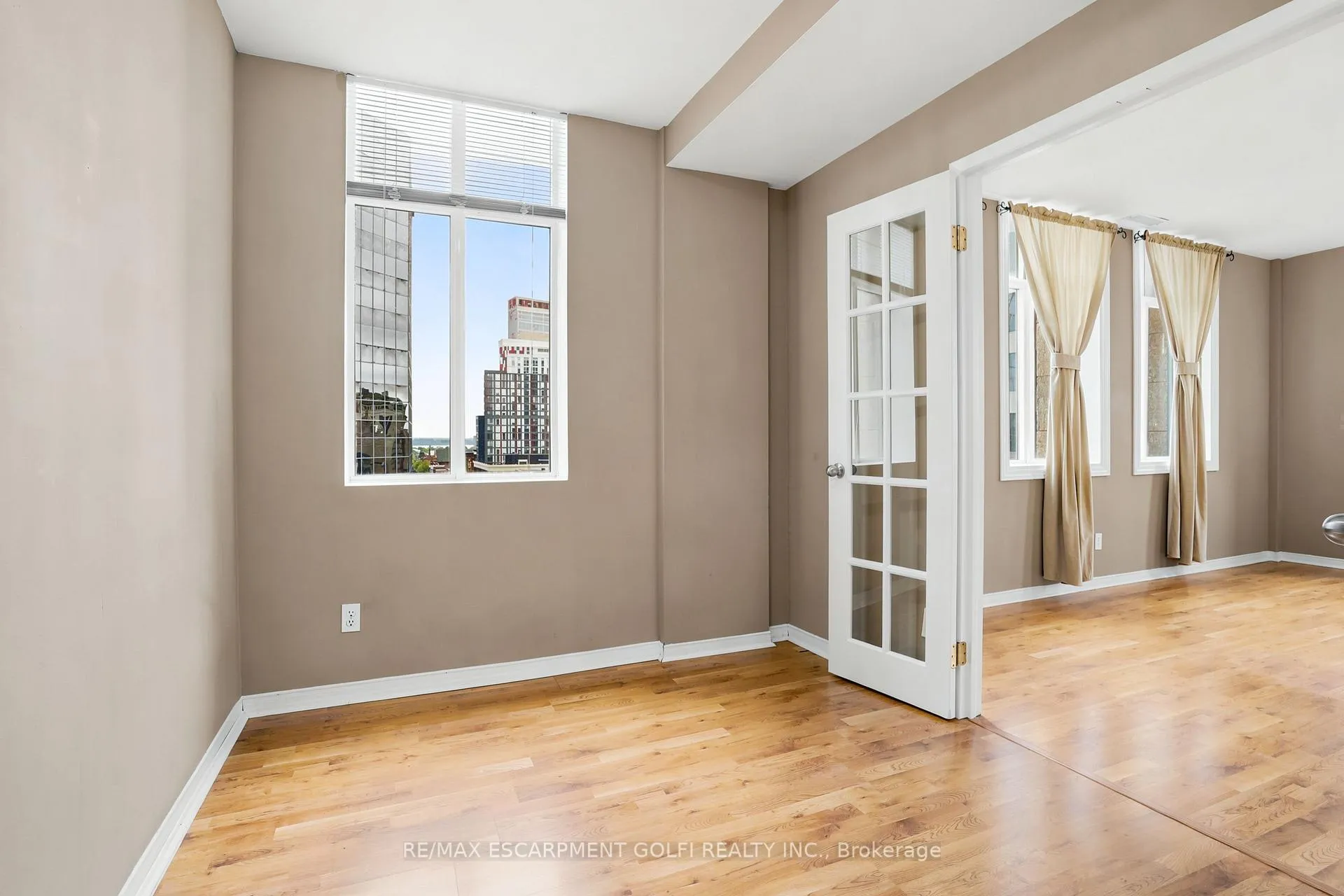 Photo 28 of Unit 902, 36 James St S, Hamilton, Central — HOMEH