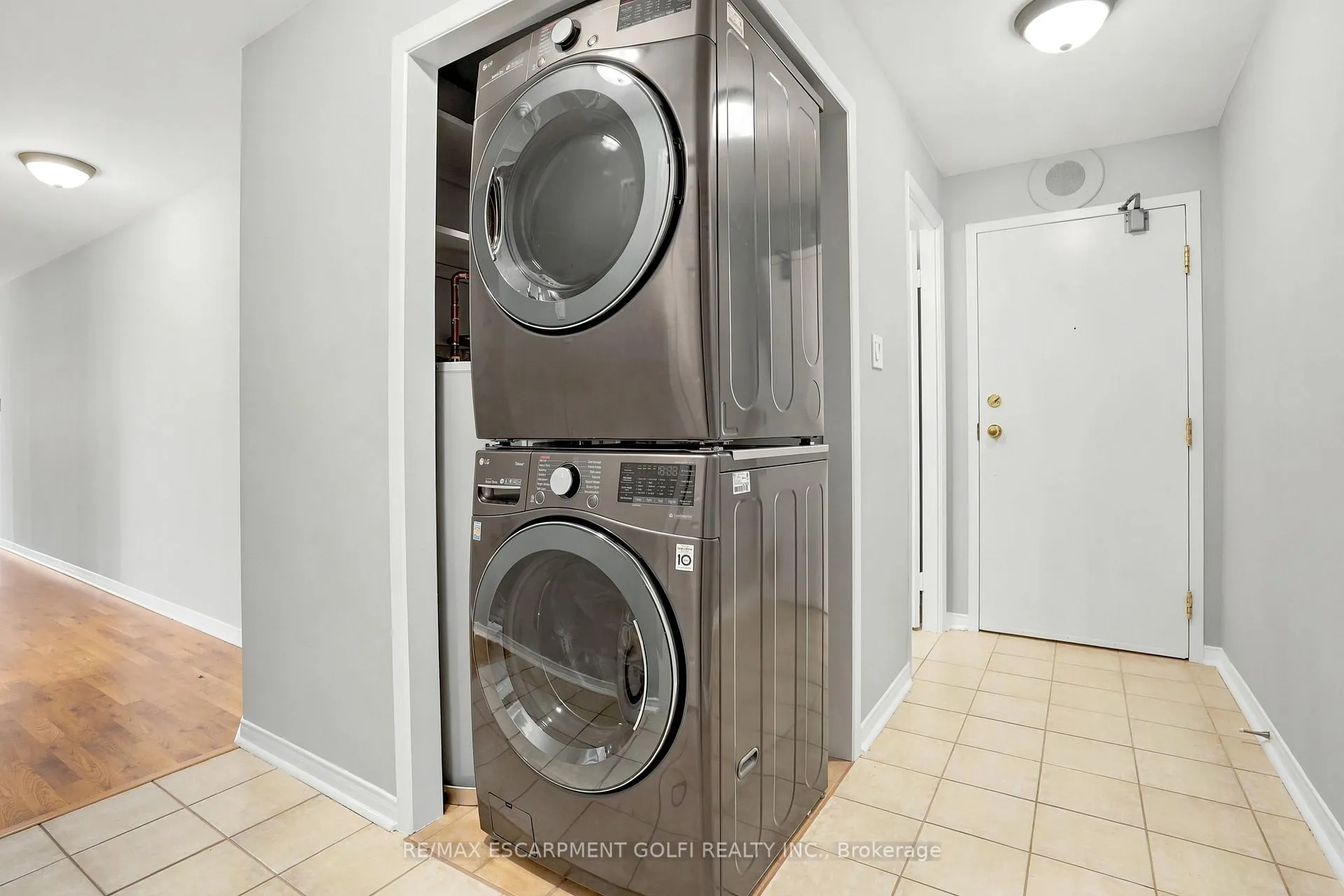 Photo 31 of Unit 902, 36 James St S, Hamilton, Central — HOMEH