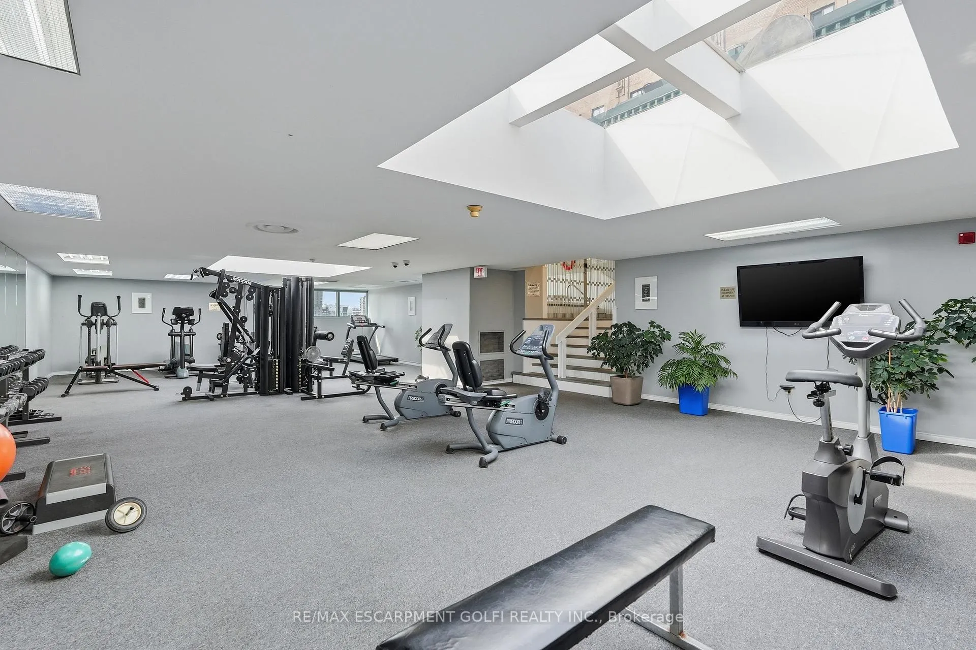 Photo 36 of Unit 902, 36 James St S, Hamilton, Central — HOMEH