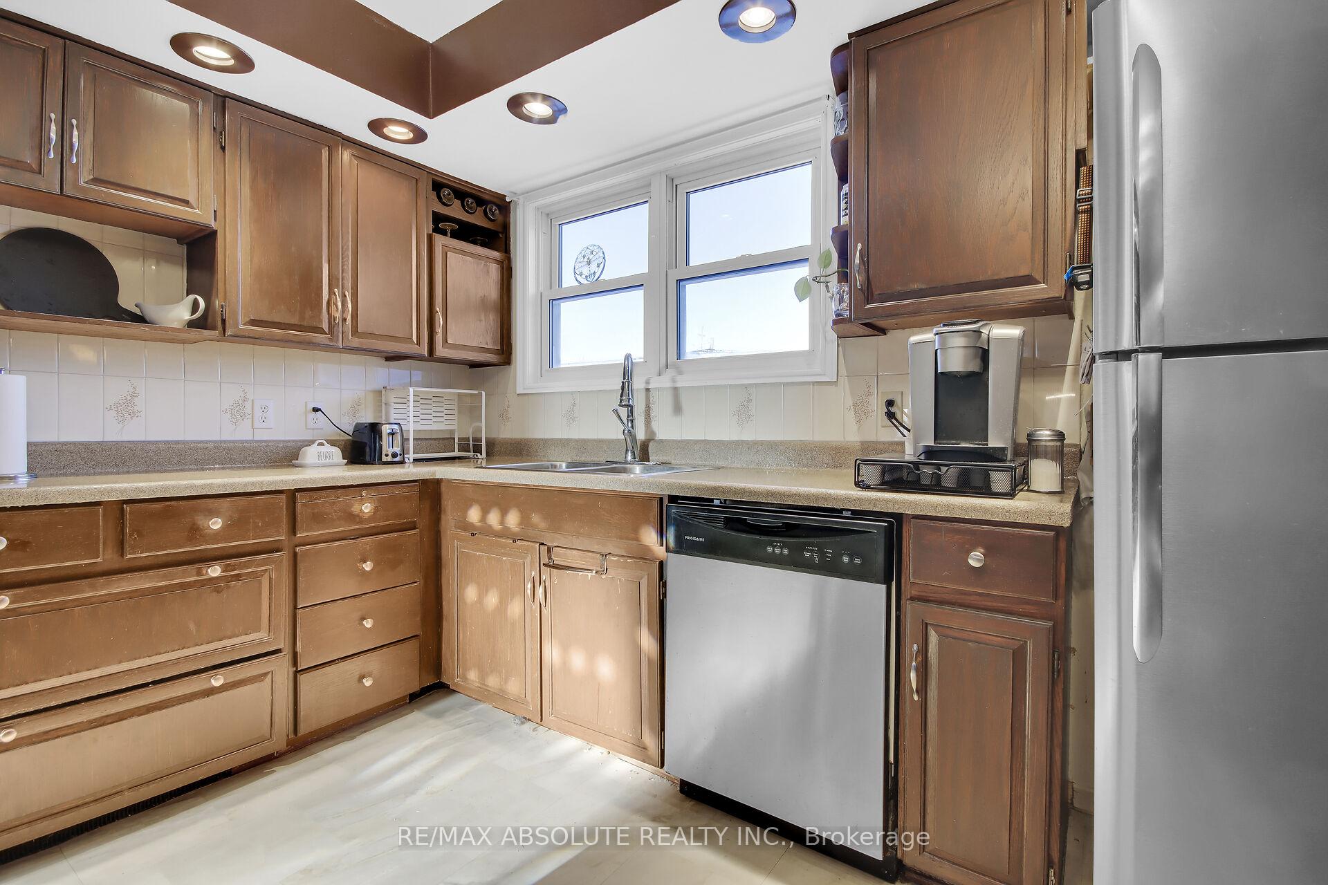 Photo 6 of 89 Gary Crescent, Arnprior — HOMEH