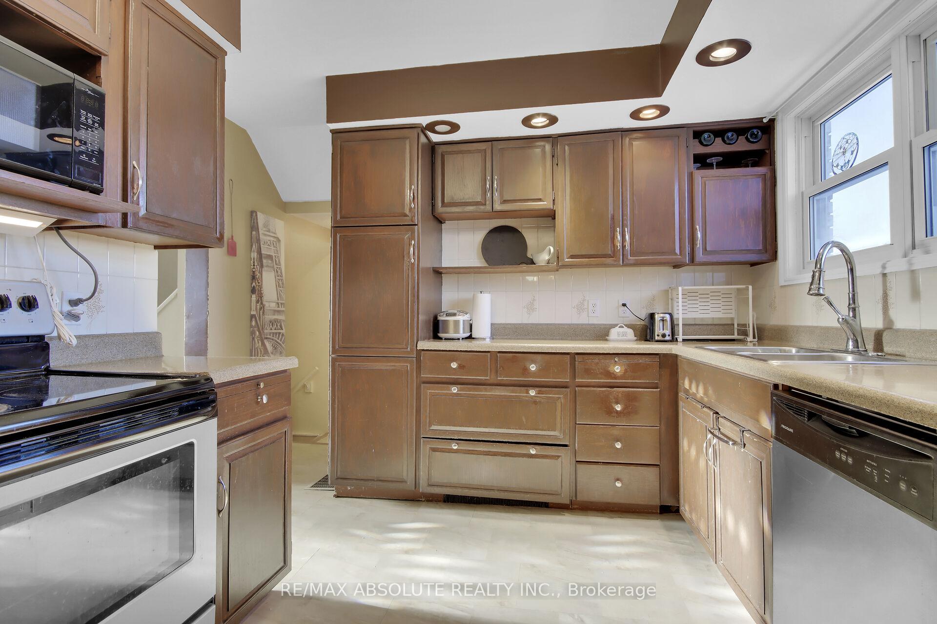 Photo 8 of 89 Gary Crescent, Arnprior — HOMEH
