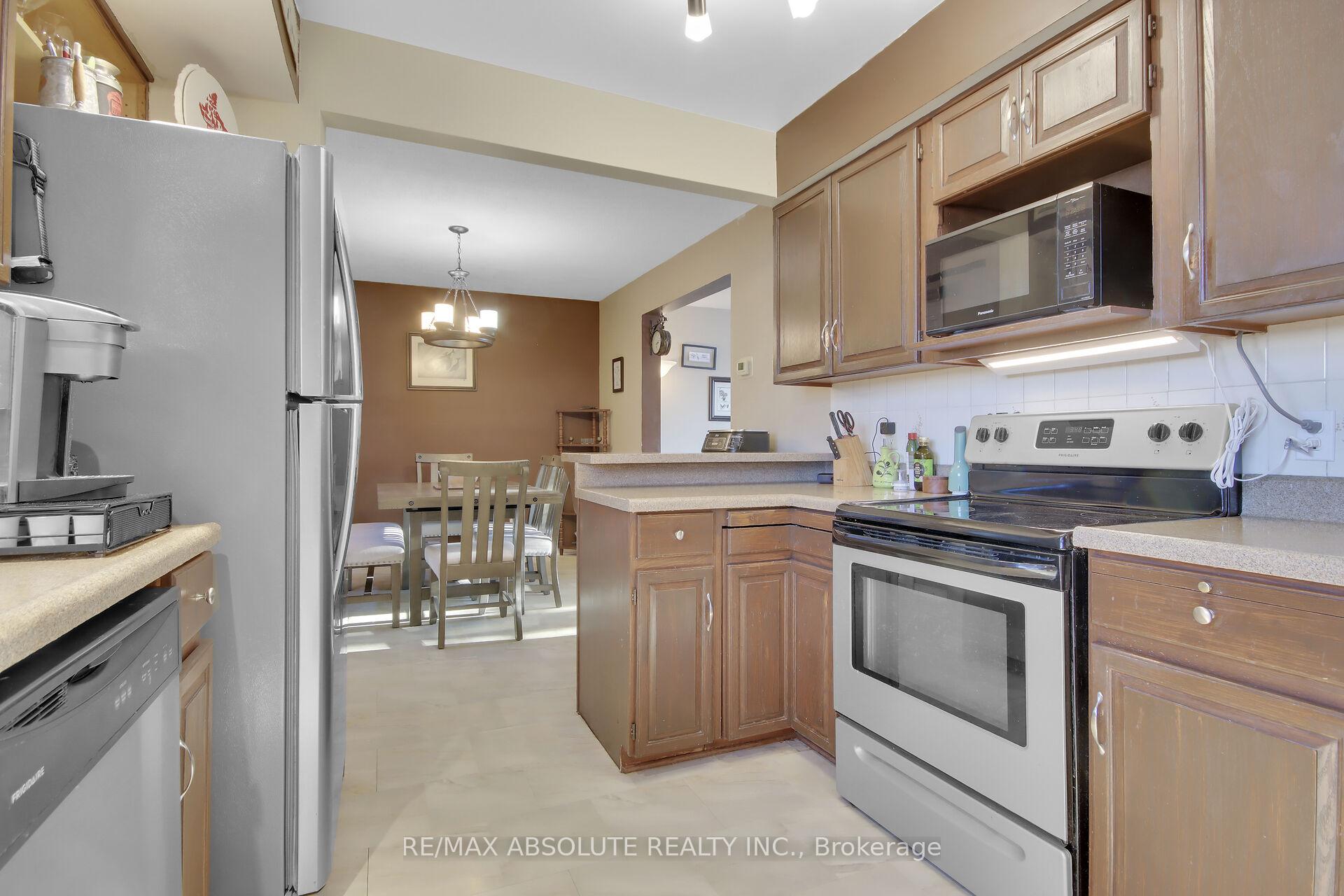 Photo 7 of 89 Gary Crescent, Arnprior — HOMEH