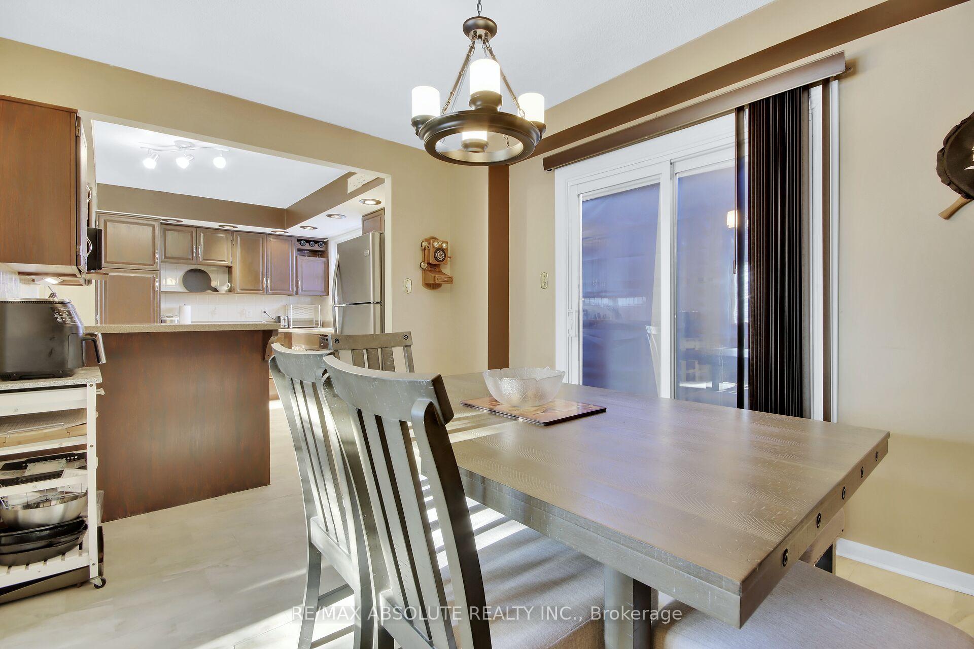 Photo 10 of 89 Gary Crescent, Arnprior — HOMEH