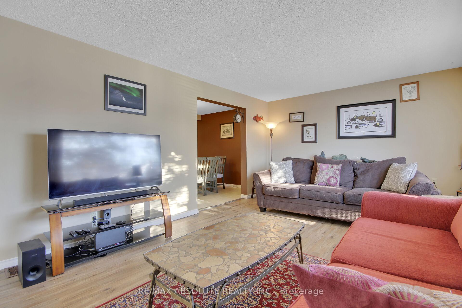 Photo 12 of 89 Gary Crescent, Arnprior — HOMEH