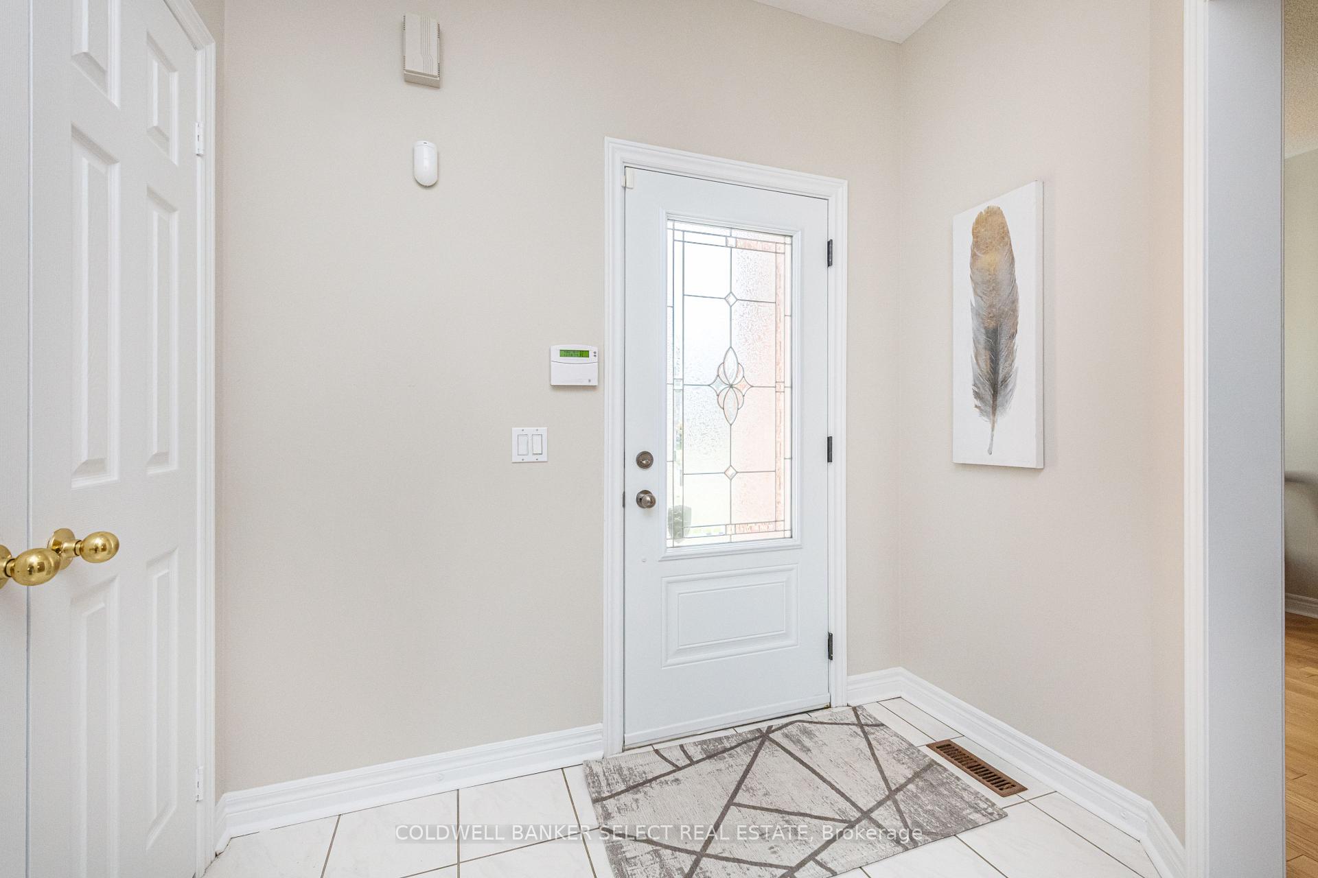 Photo 6 of 129 Riverwood Terrace, Caledon, Bolton East — HOMEH