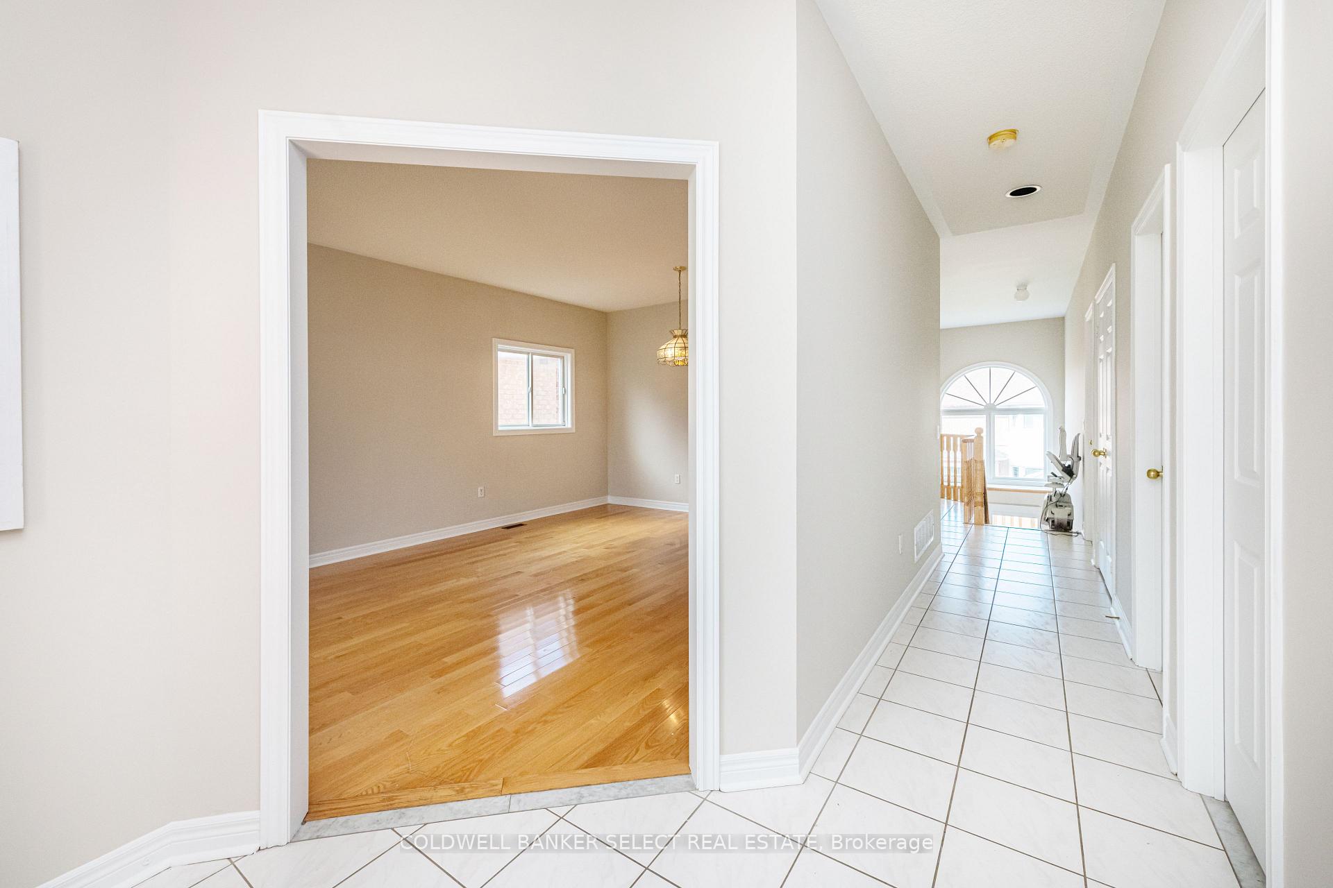 Photo 7 of 129 Riverwood Terrace, Caledon, Bolton East — HOMEH