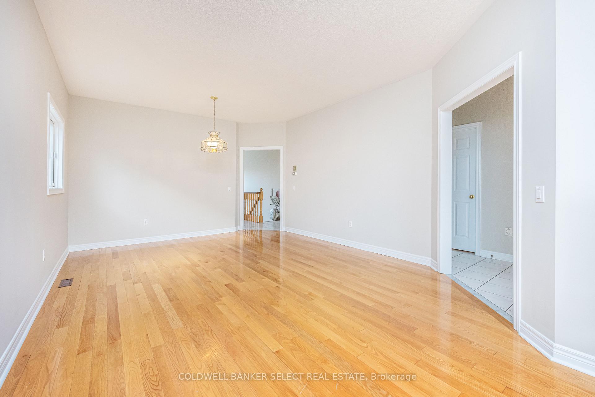 Photo 10 of 129 Riverwood Terrace, Caledon, Bolton East — HOMEH