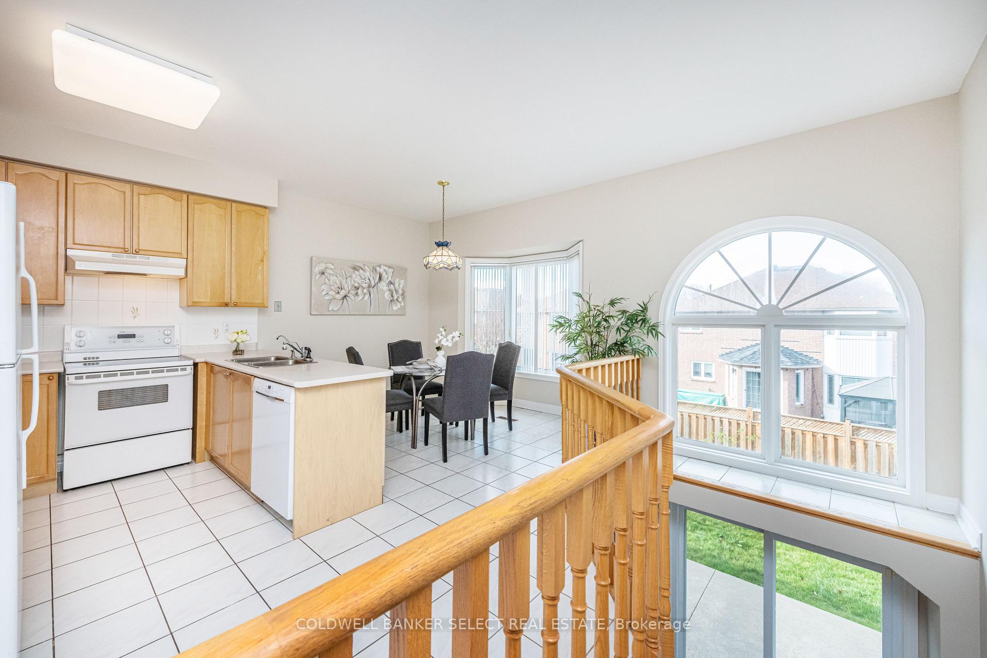 Photo 11 of 129 Riverwood Terrace, Caledon, Bolton East — HOMEH