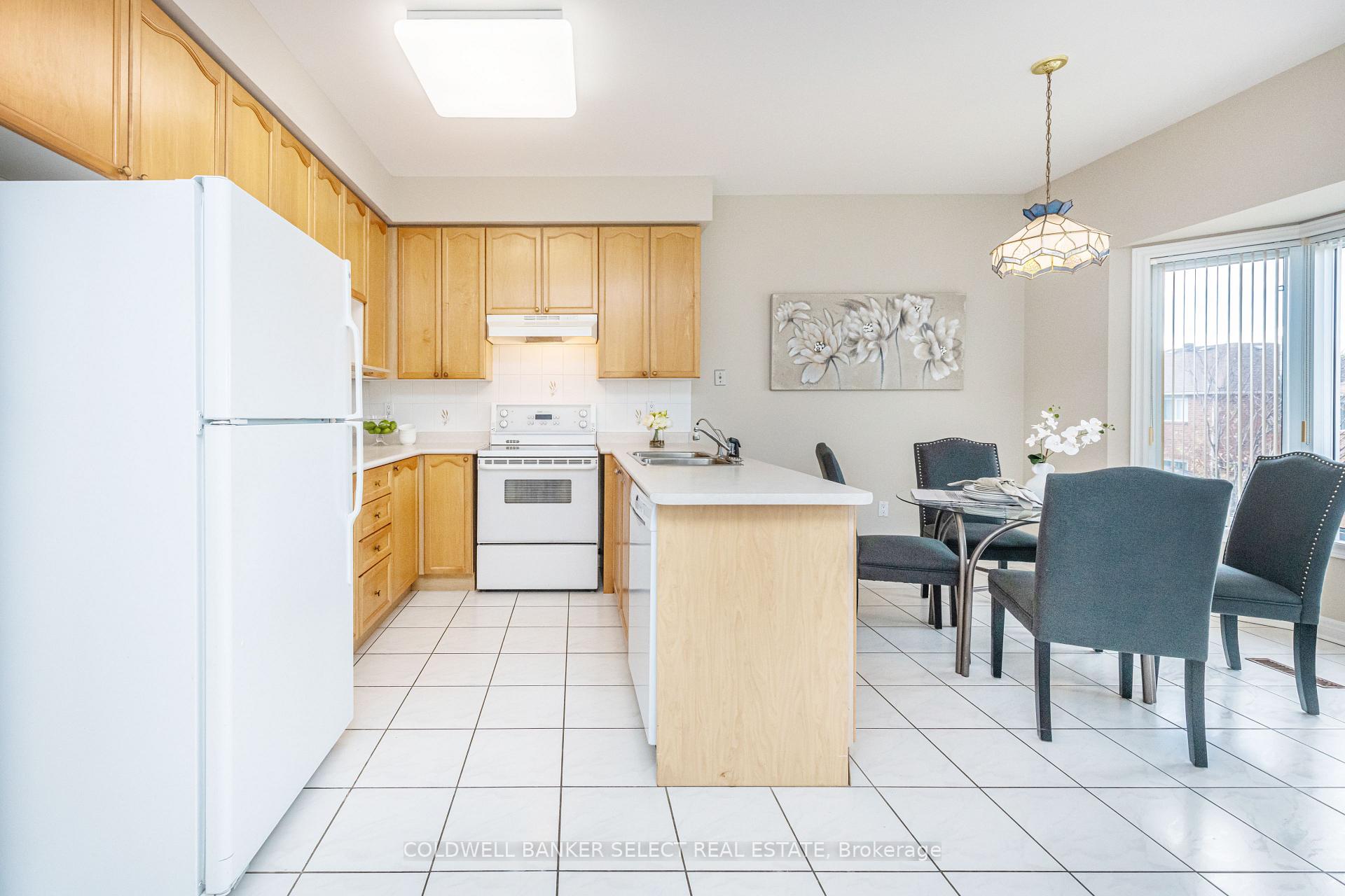 Photo 12 of 129 Riverwood Terrace, Caledon, Bolton East — HOMEH