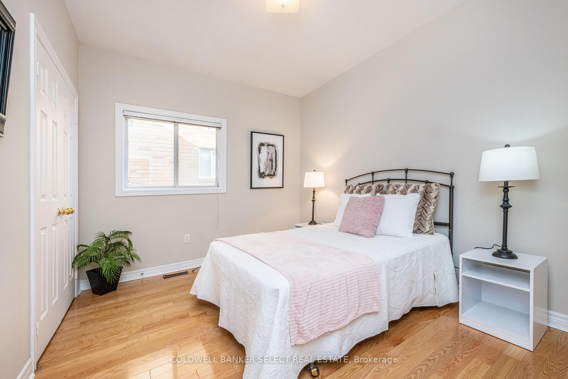 Photo 15 of 129 Riverwood Terrace, Caledon, Bolton East — HOMEH