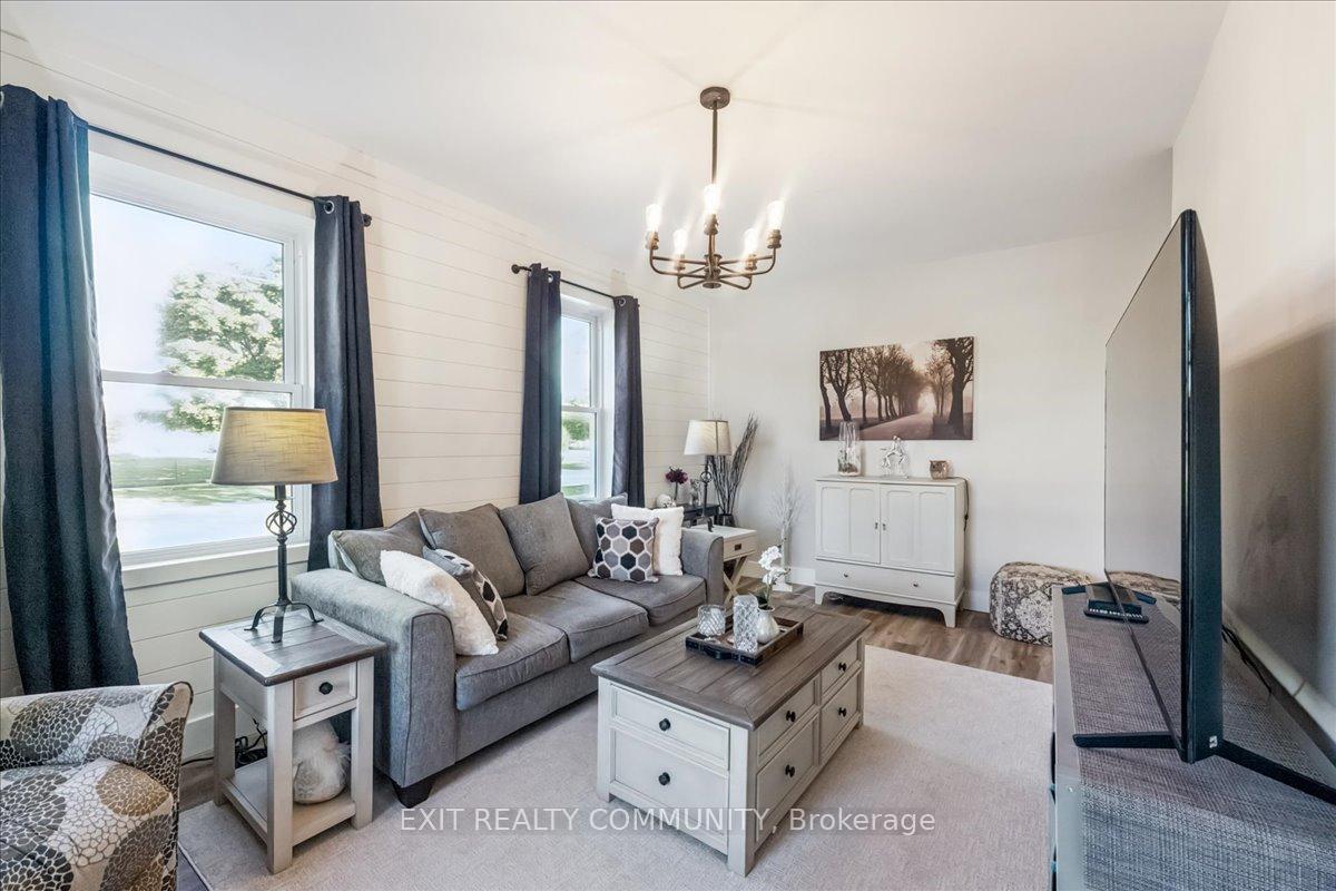Photo 6 of 21 Edward Street, Bluewater, Zurich — HOMEH