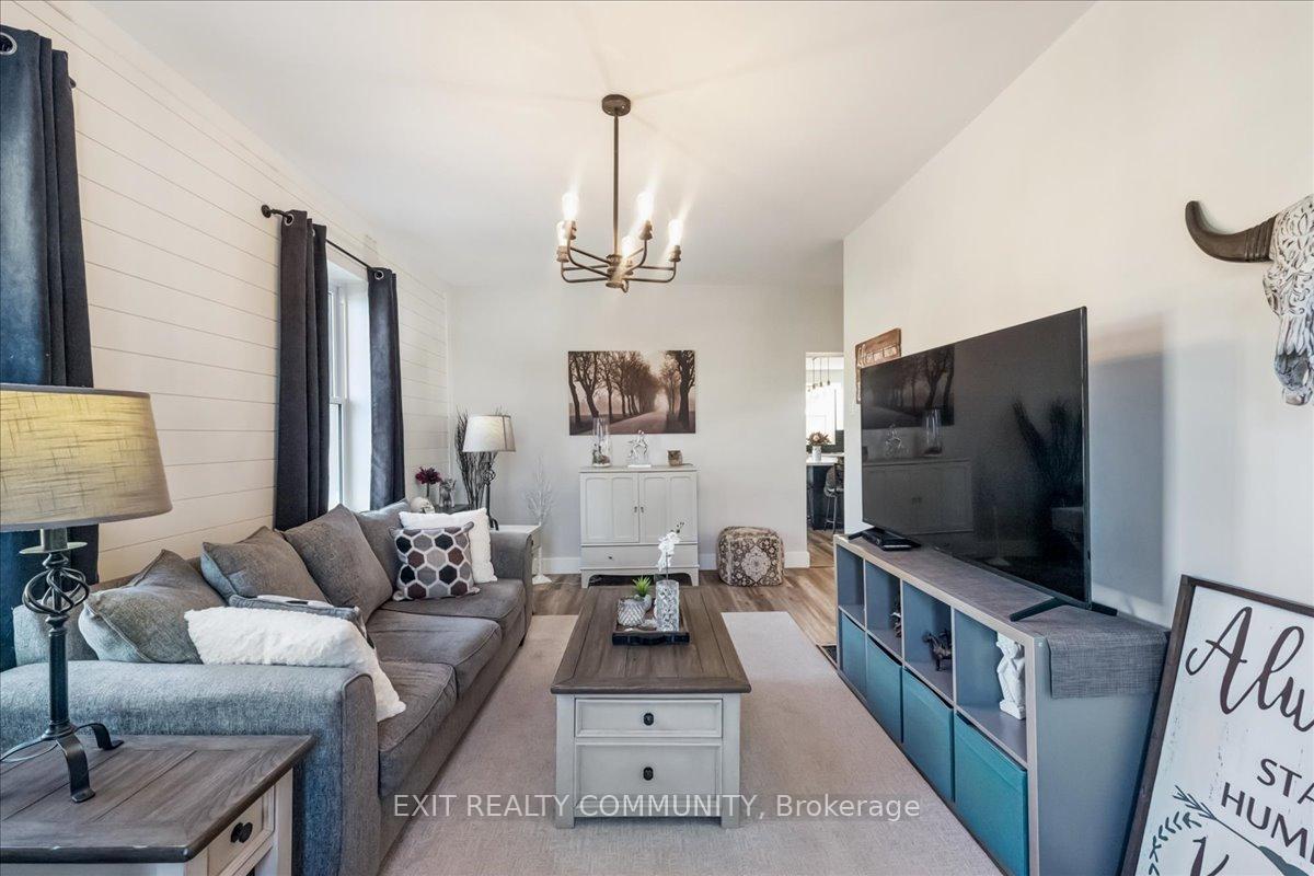 Photo 4 of 21 Edward Street, Bluewater, Zurich — HOMEH