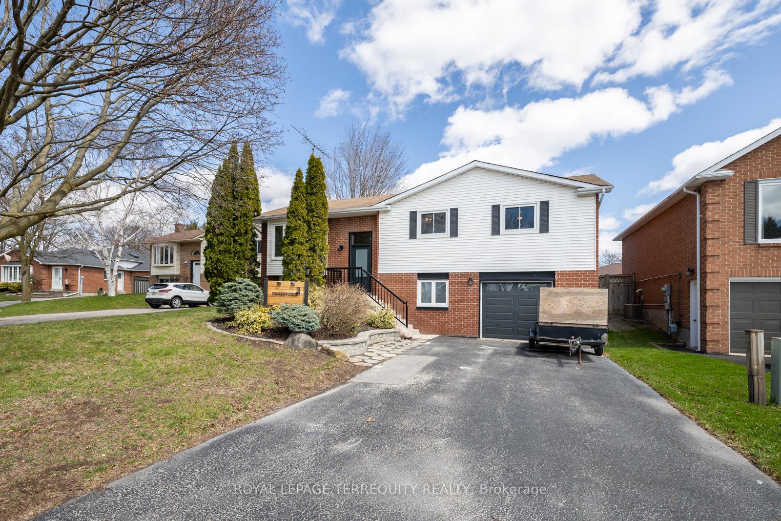 Photo 1 of 3 Vincent Court, Clarington, Newcastle — HOMEH