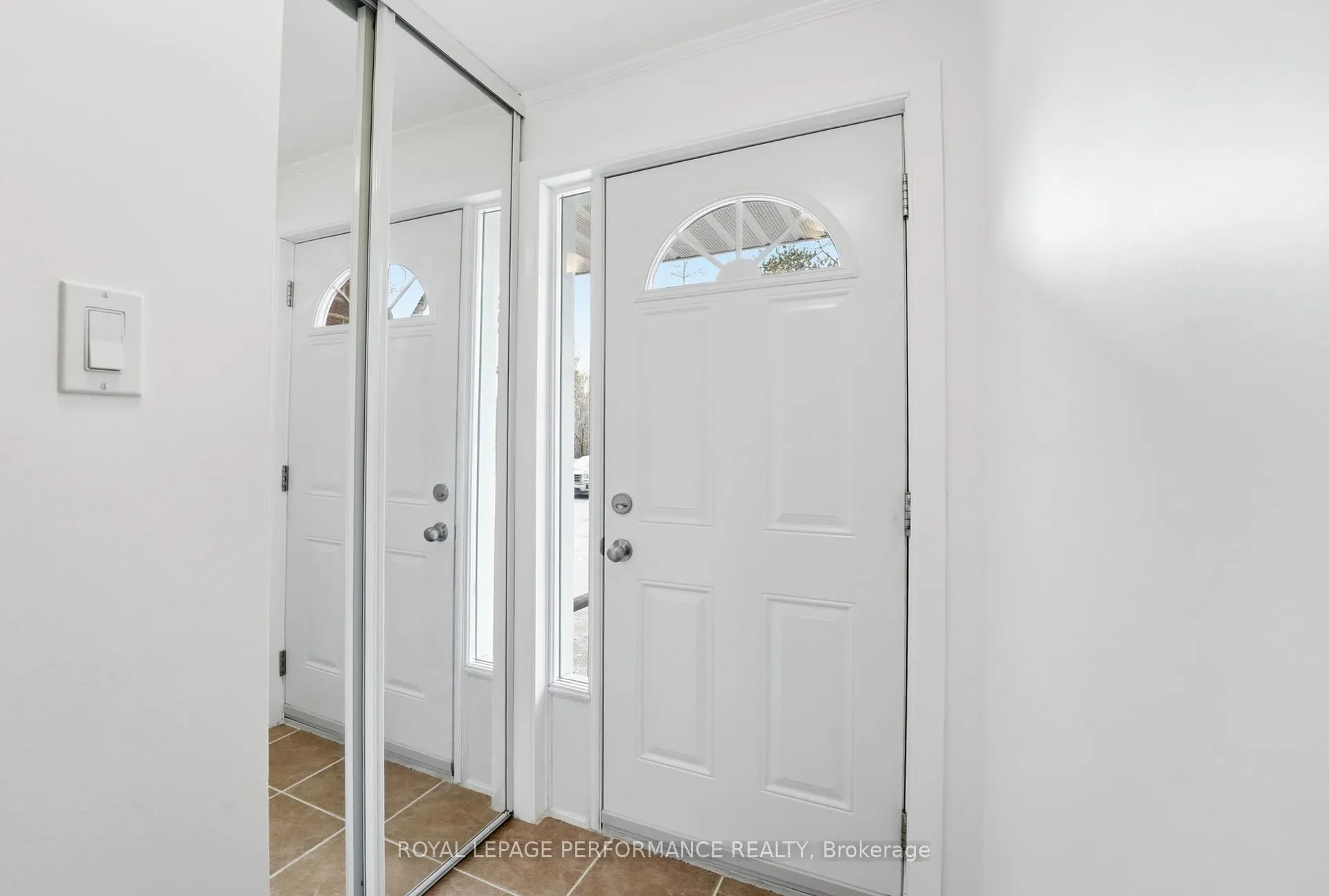 Photo 3 of 6442 Bilberry Drive, Ottawa, Orleans Wood — HOMEH