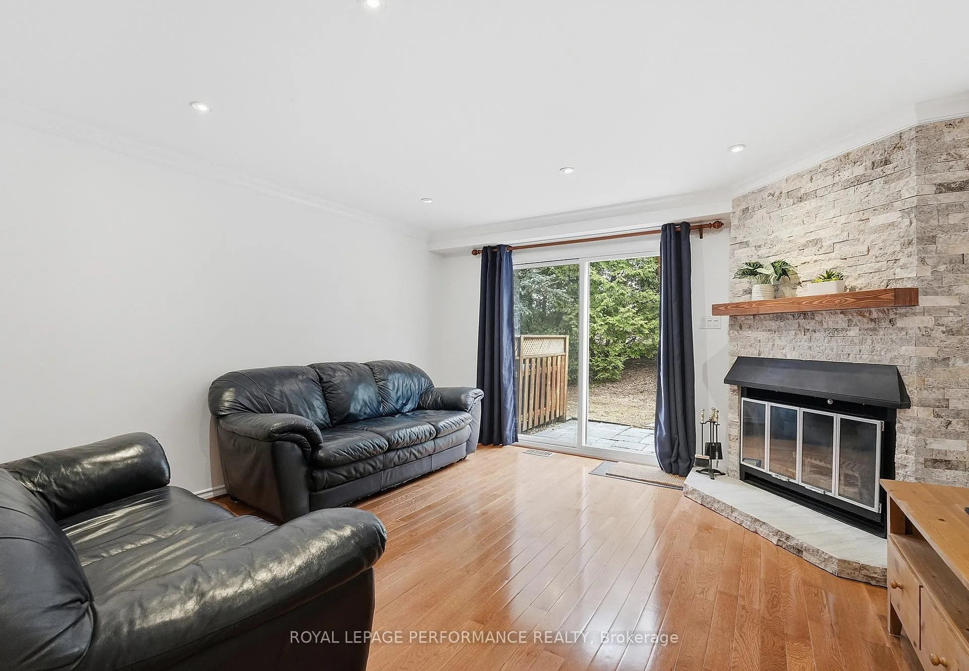 Photo 8 of 6442 Bilberry Drive, Ottawa, Orleans Wood — HOMEH