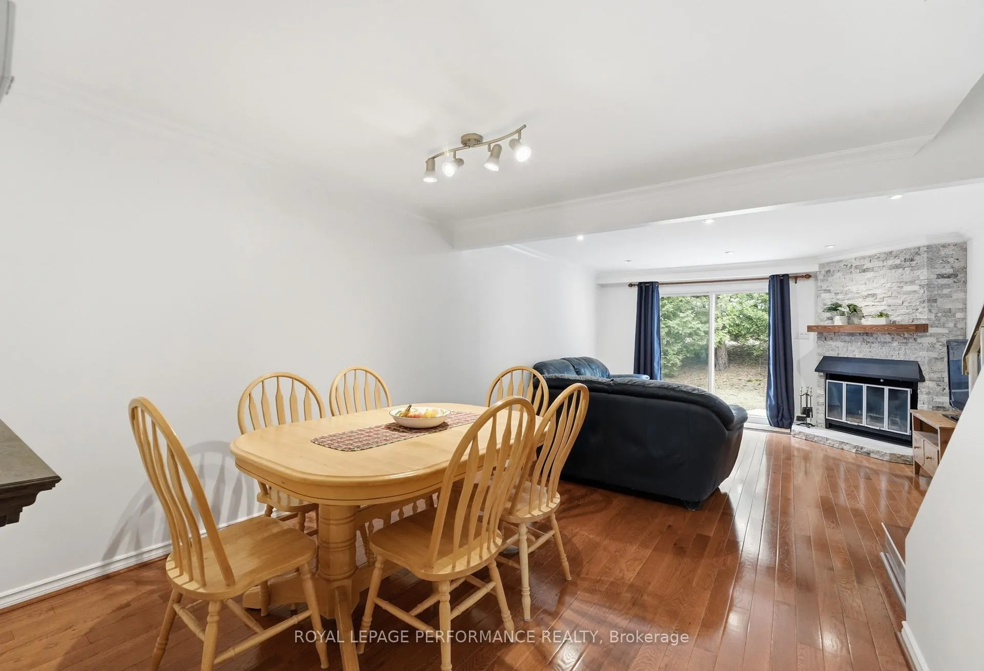 Photo 11 of 6442 Bilberry Drive, Ottawa, Orleans Wood — HOMEH