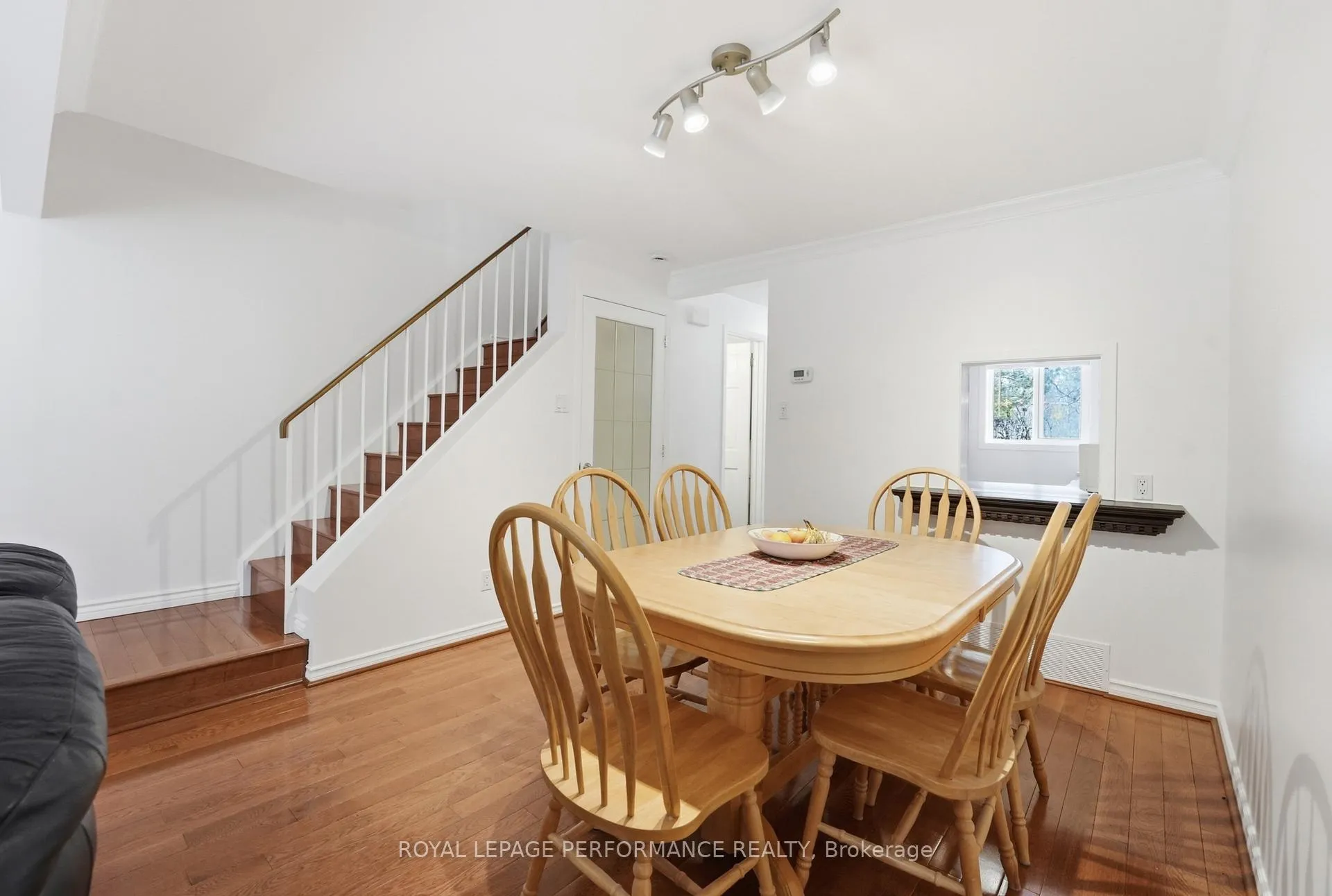 Photo 12 of 6442 Bilberry Drive, Ottawa, Orleans Wood — HOMEH
