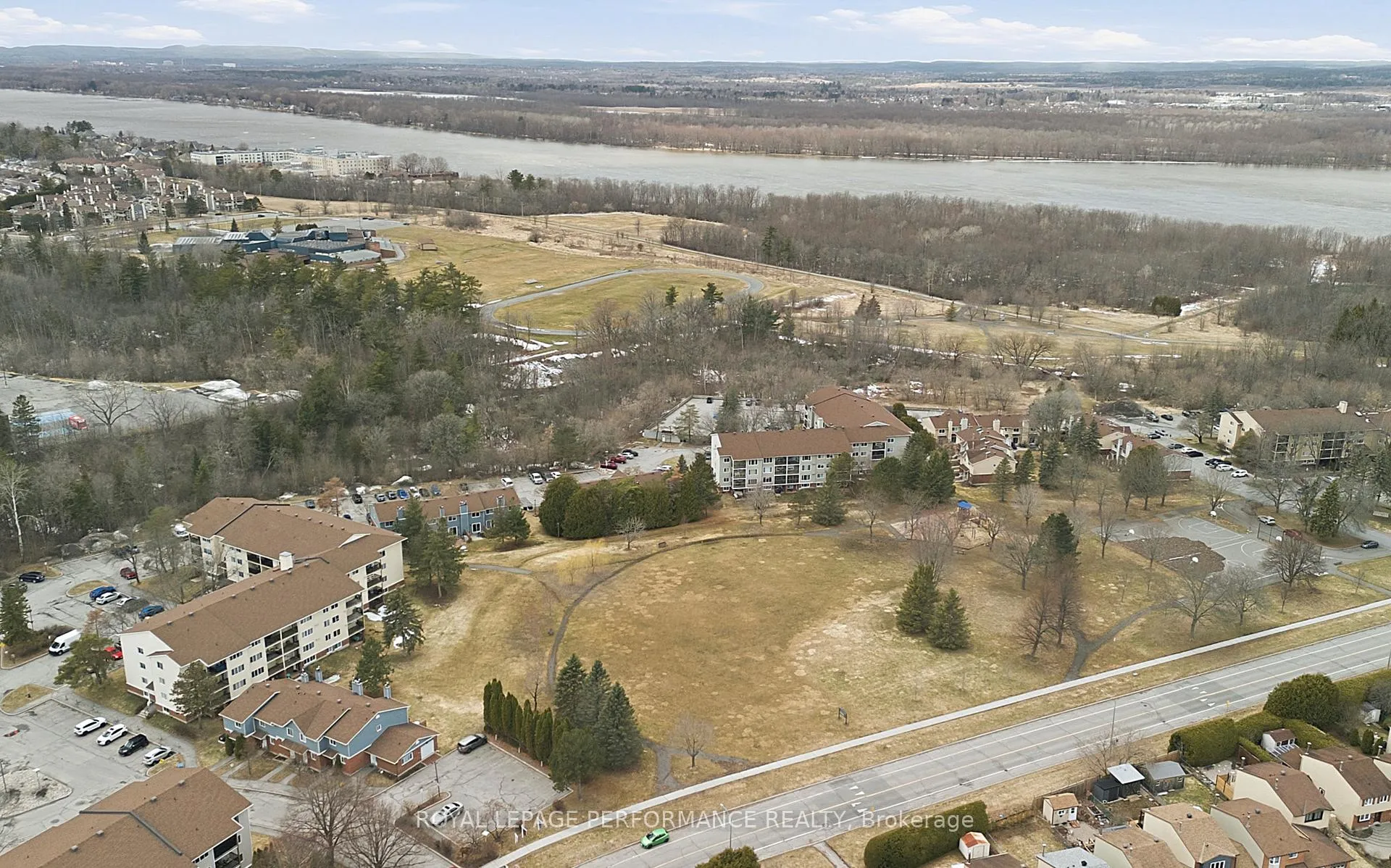 Photo 32 of 6442 Bilberry Drive, Ottawa, Orleans Wood — HOMEH