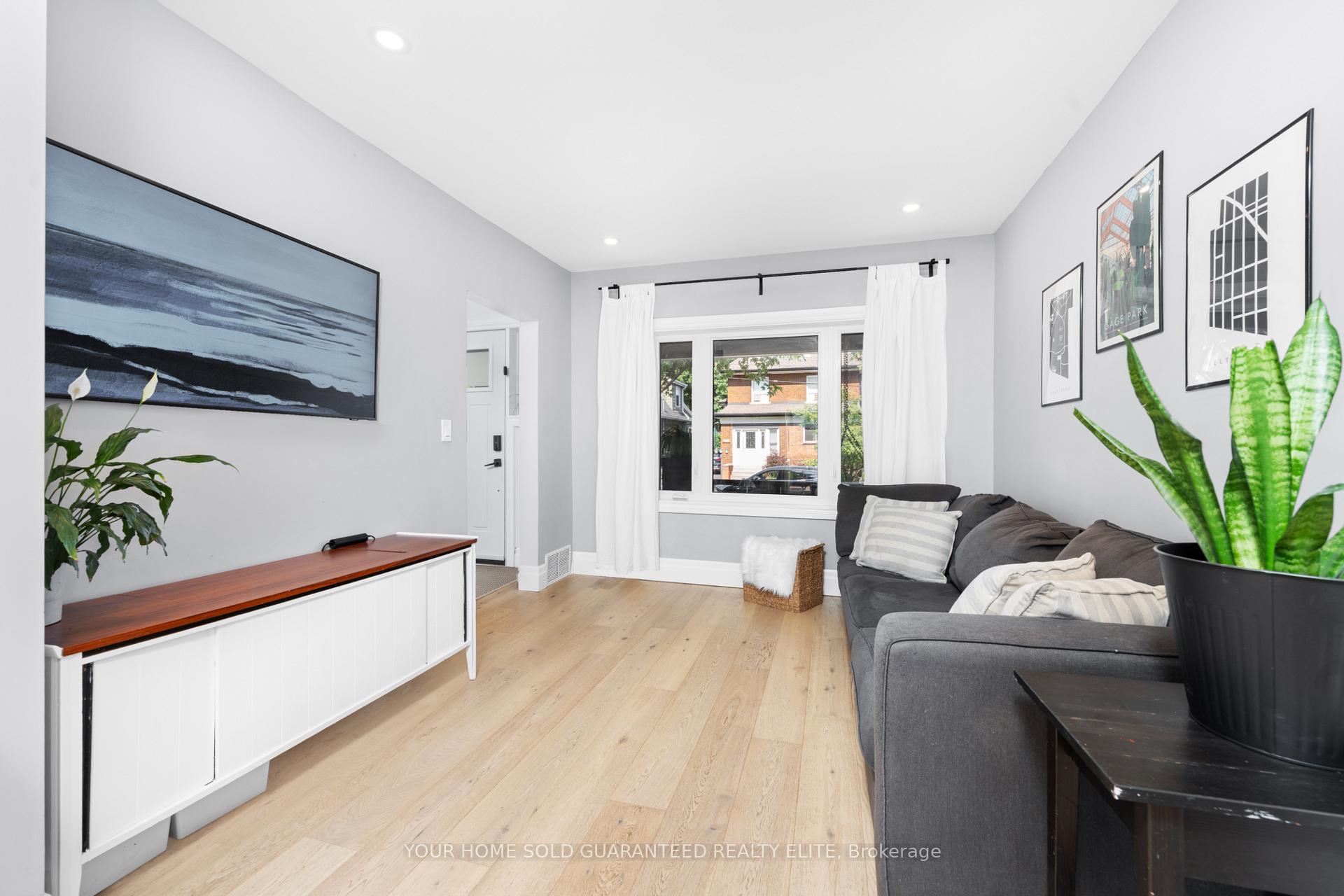 Photo 2 of 209 Rothsay Avenue, Hamilton, Delta — HOMEH