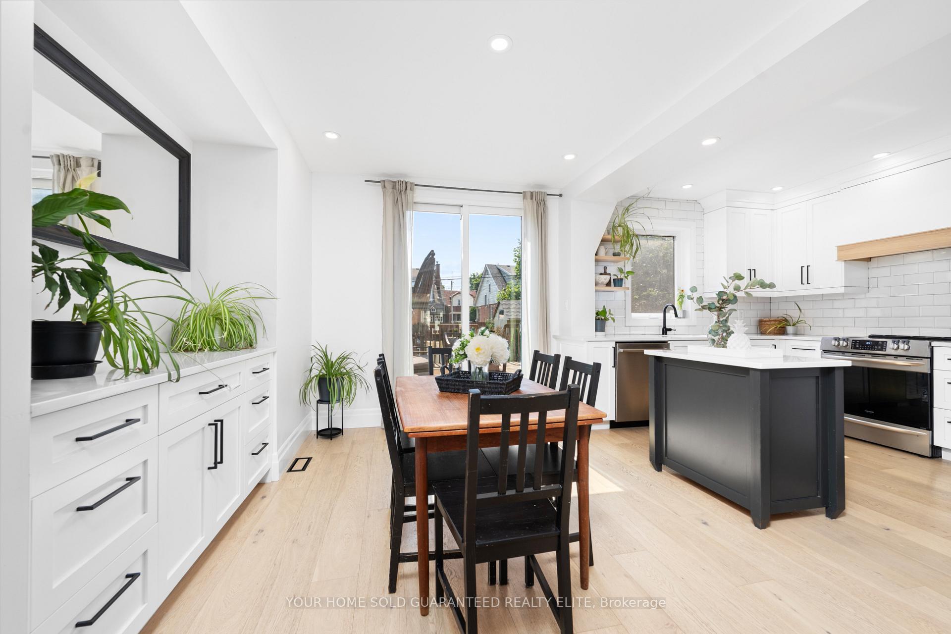 Photo 3 of 209 Rothsay Avenue, Hamilton, Delta — HOMEH