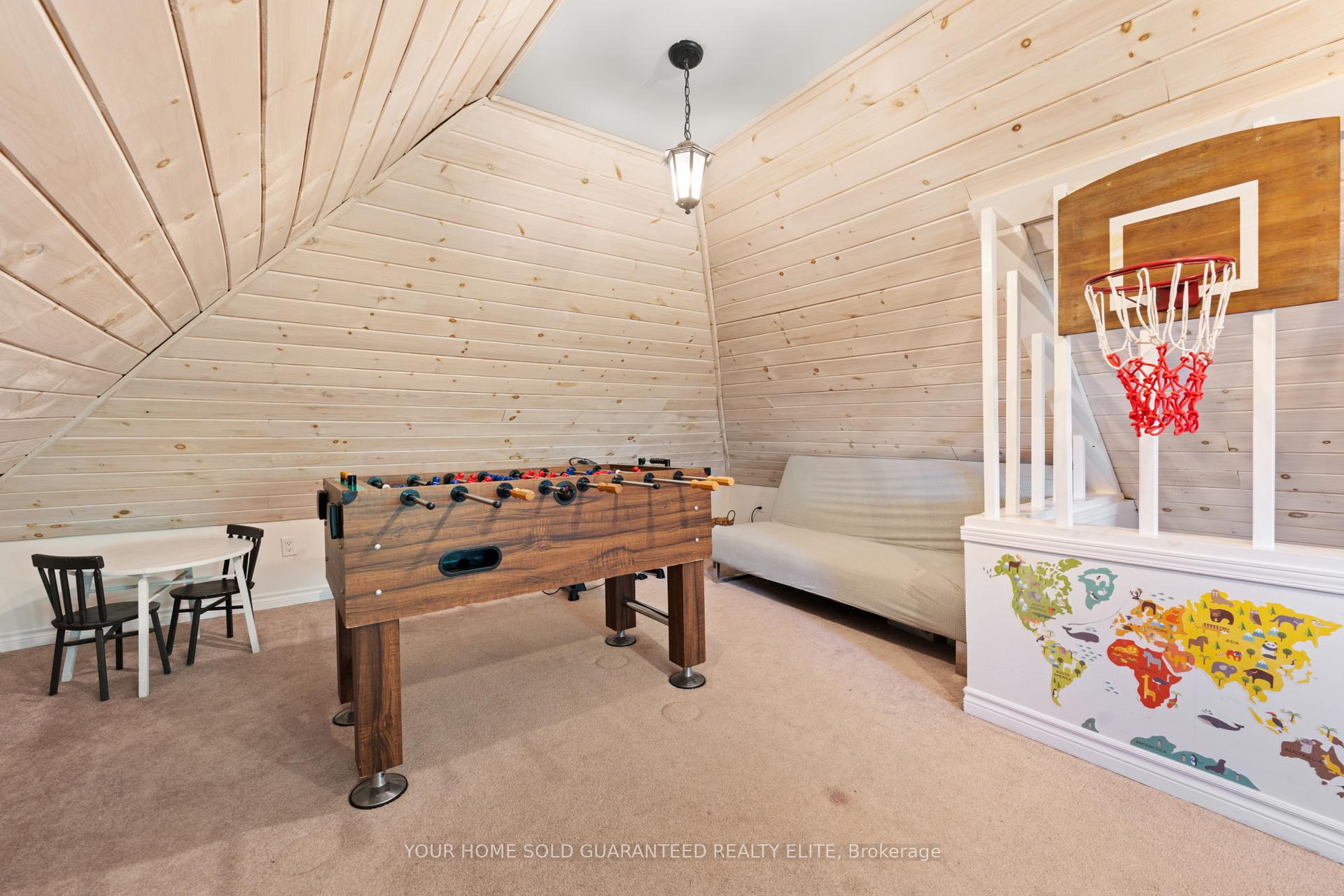 Photo 11 of 209 Rothsay Avenue, Hamilton, Delta — HOMEH