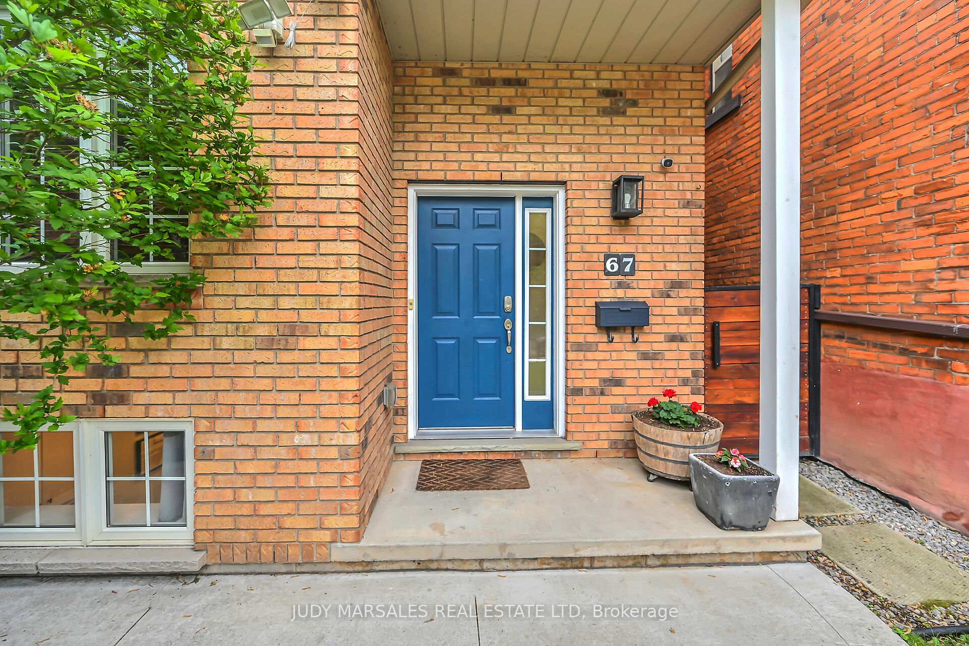 Photo 2 of 67 Erie Avenue, Hamilton, Stinson — HOMEH