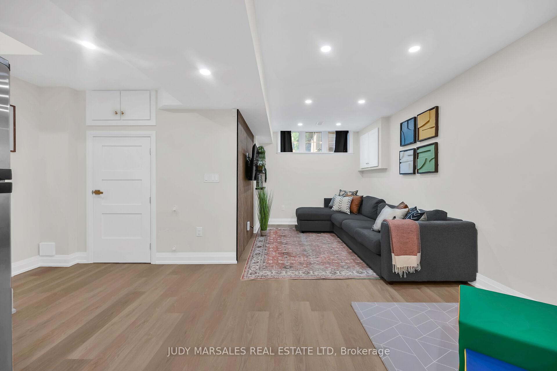 Photo 9 of 67 Erie Avenue, Hamilton, Stinson — HOMEH