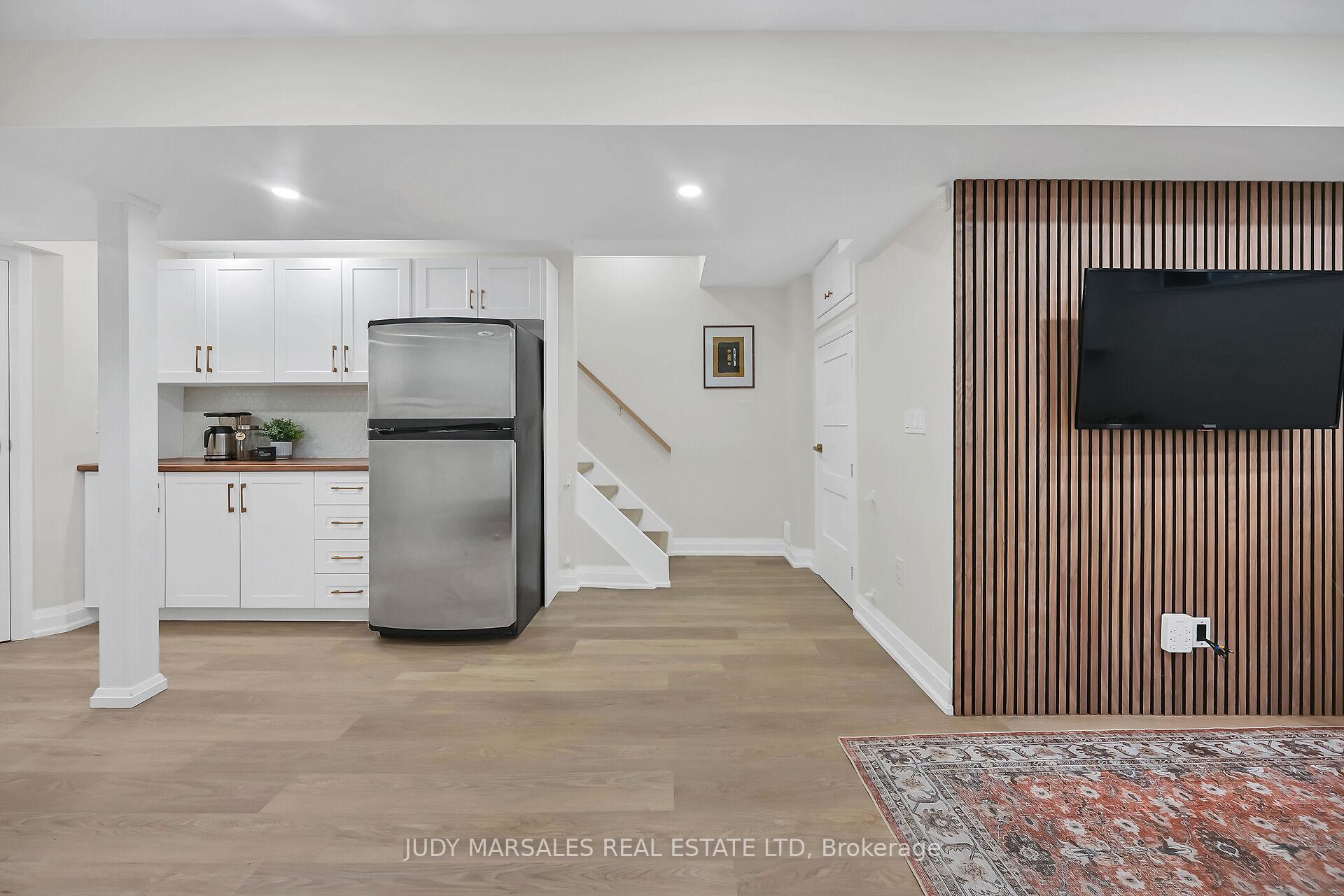 Photo 10 of 67 Erie Avenue, Hamilton, Stinson — HOMEH
