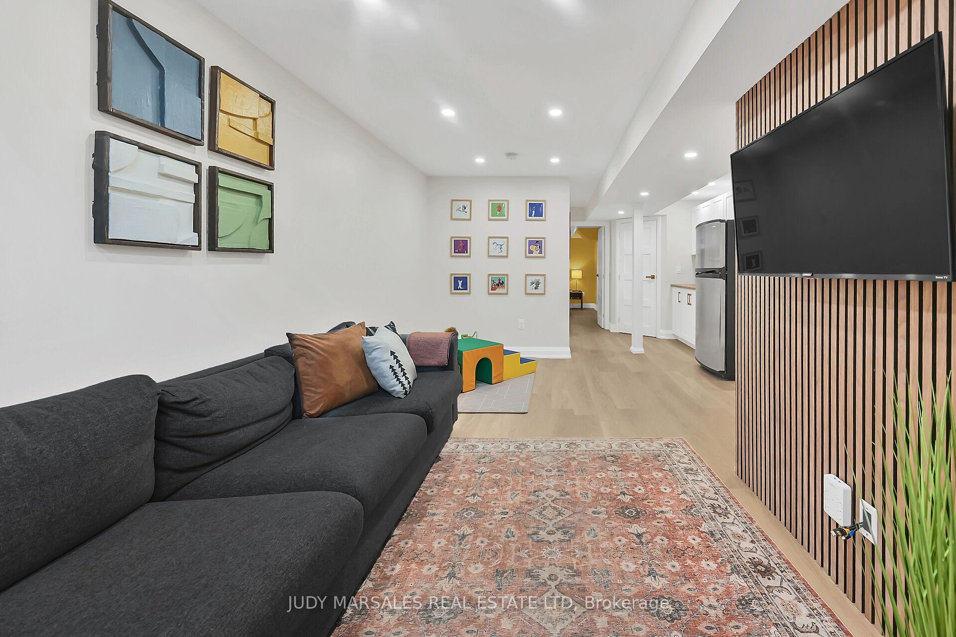 Photo 11 of 67 Erie Avenue, Hamilton, Stinson — HOMEH