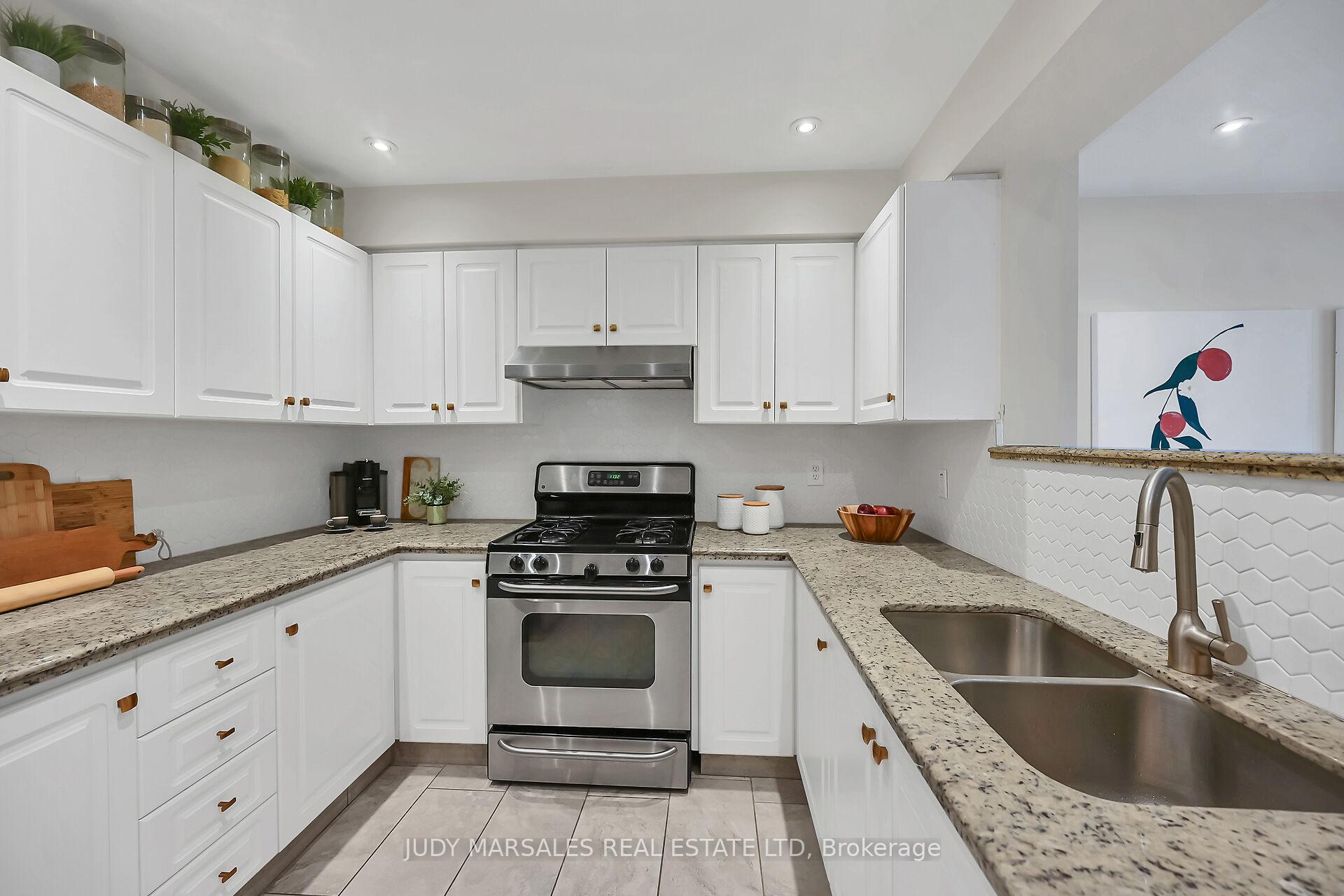 Photo 18 of 67 Erie Avenue, Hamilton, Stinson — HOMEH