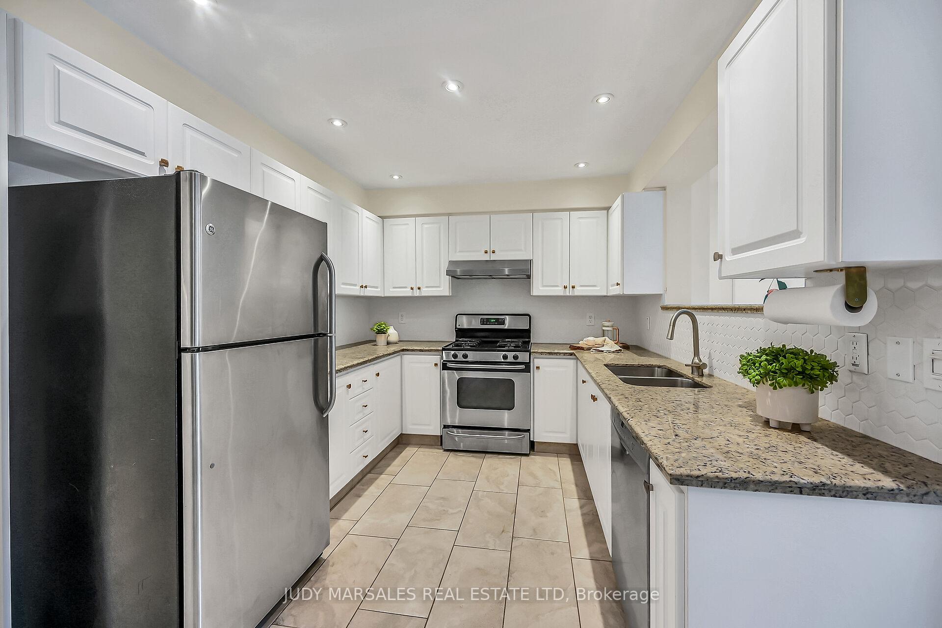 Photo 31 of 67 Erie Avenue, Hamilton, Stinson — HOMEH
