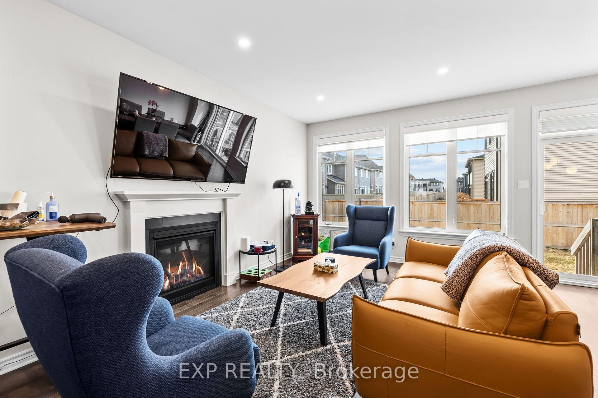Photo 3 of 389 Barrett Farm Drive, Ottawa, Blossom Park/Kemp Park/Findlay Creek — HOMEH