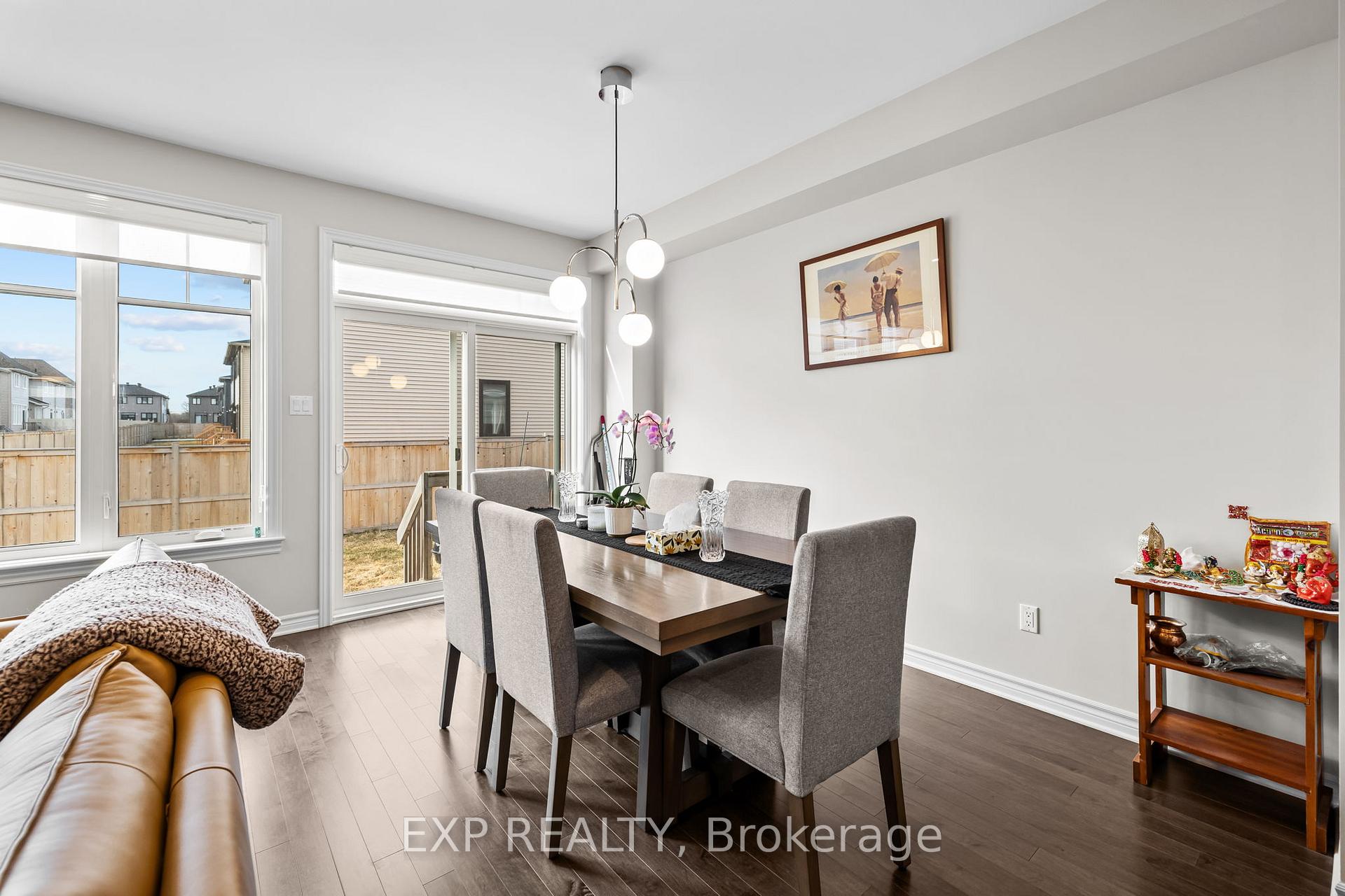 Photo 4 of 389 Barrett Farm Drive, Ottawa, Blossom Park/Kemp Park/Findlay Creek — HOMEH