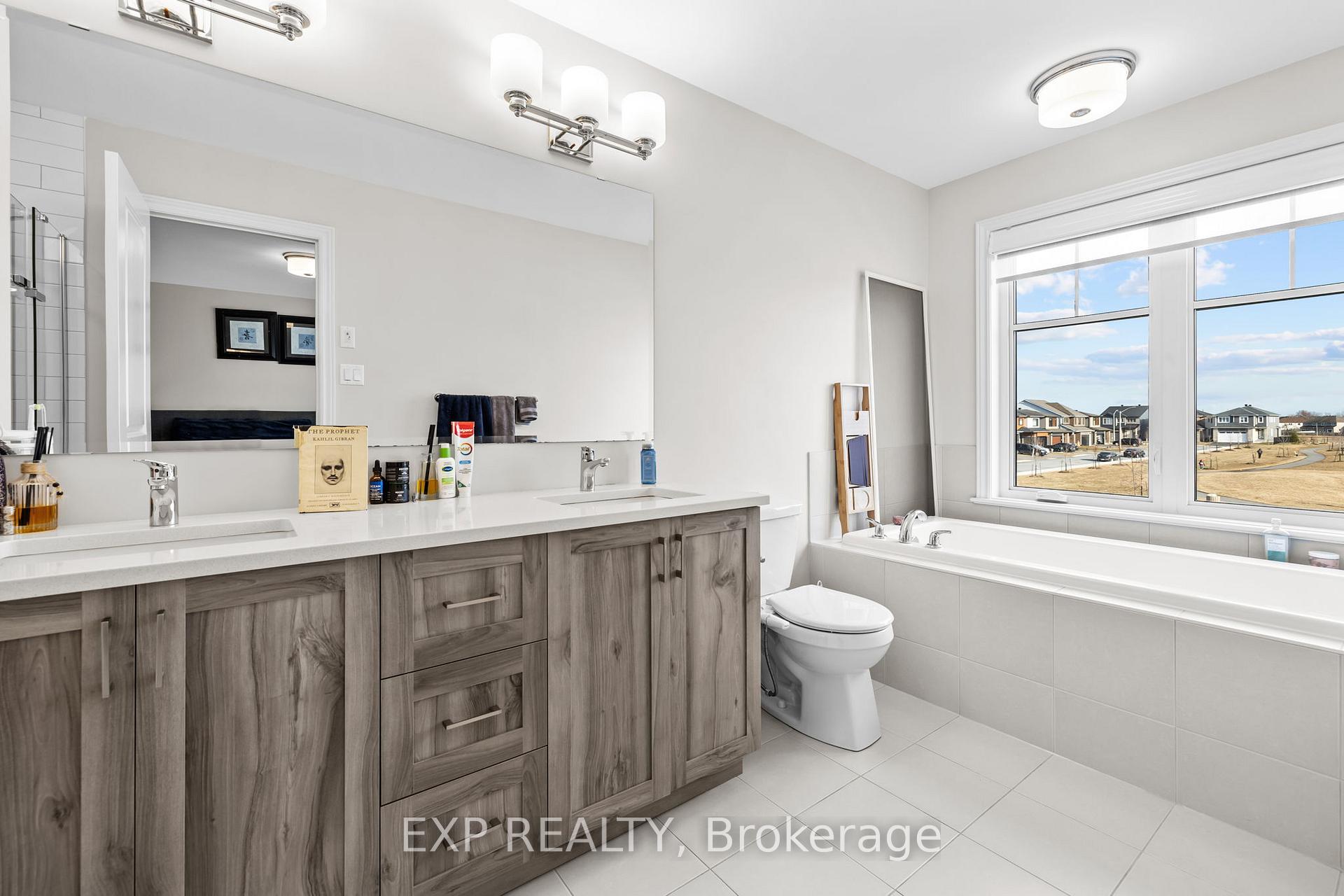 Photo 11 of 389 Barrett Farm Drive, Ottawa, Blossom Park/Kemp Park/Findlay Creek — HOMEH