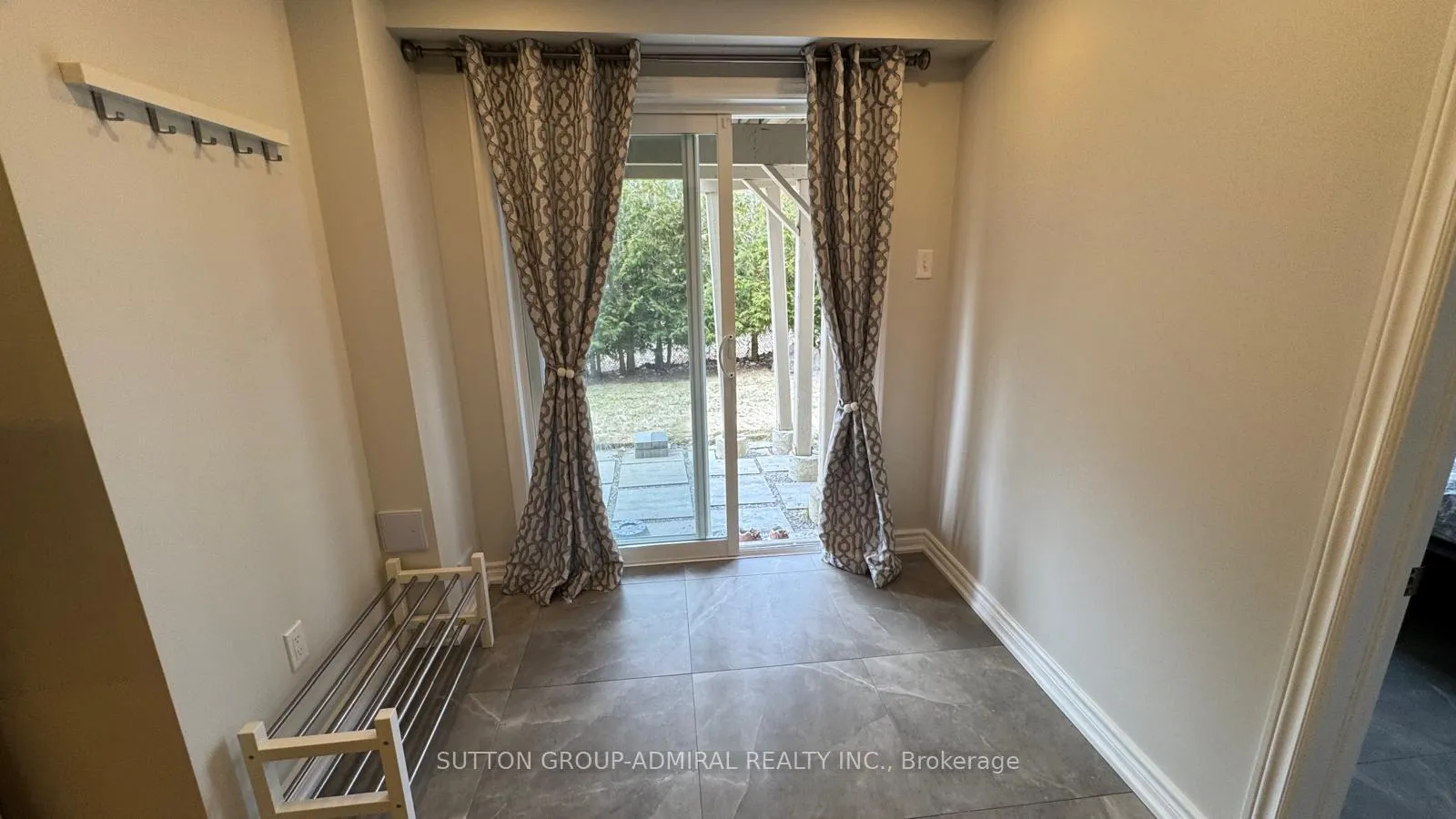 Photo 5 of Unit Basement, 28 Dovetail Drive, Richmond Hill, Oak Ridges Lake Wilcox — HOMEH