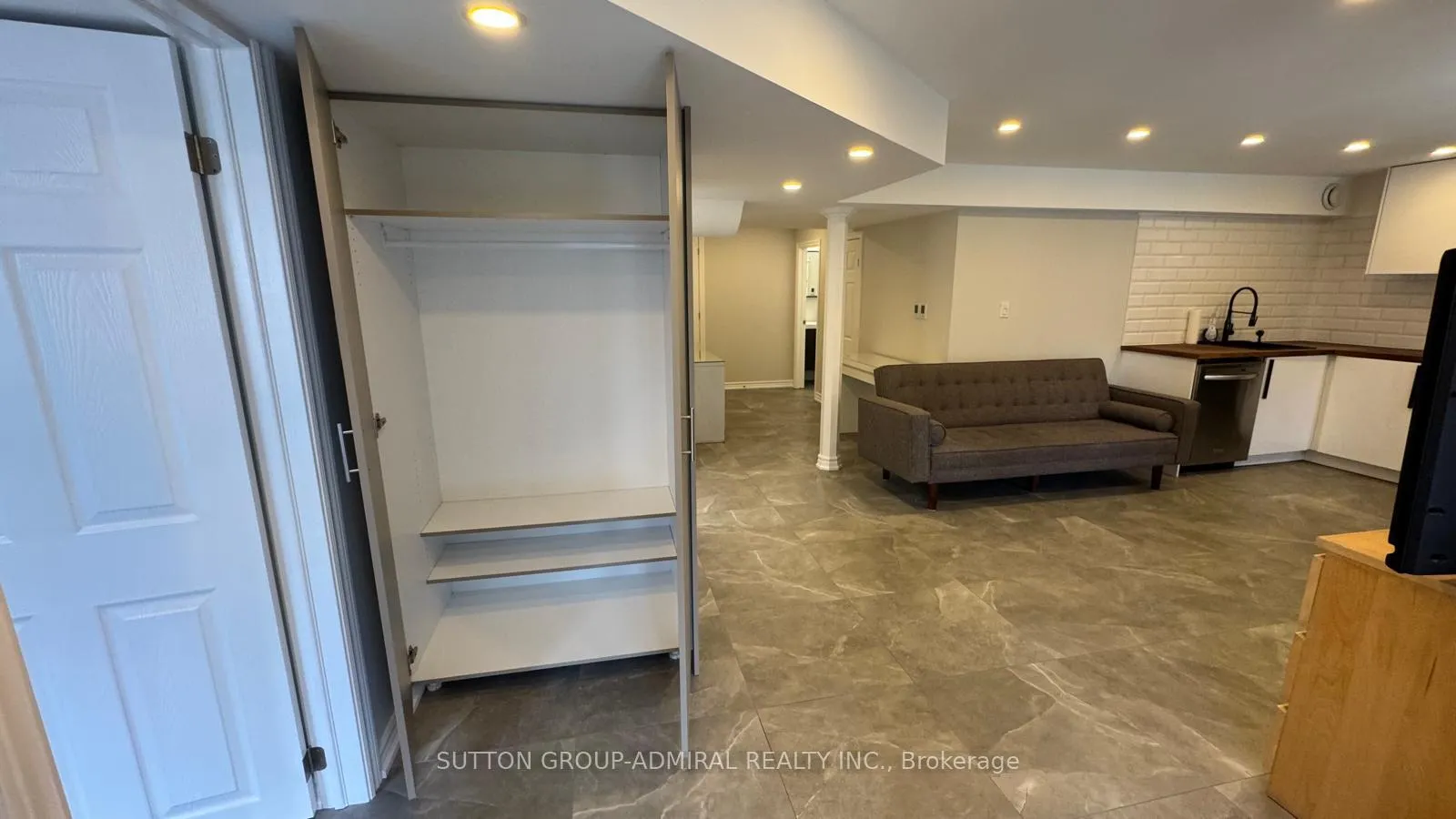 Photo 6 of Unit Basement, 28 Dovetail Drive, Richmond Hill, Oak Ridges Lake Wilcox — HOMEH